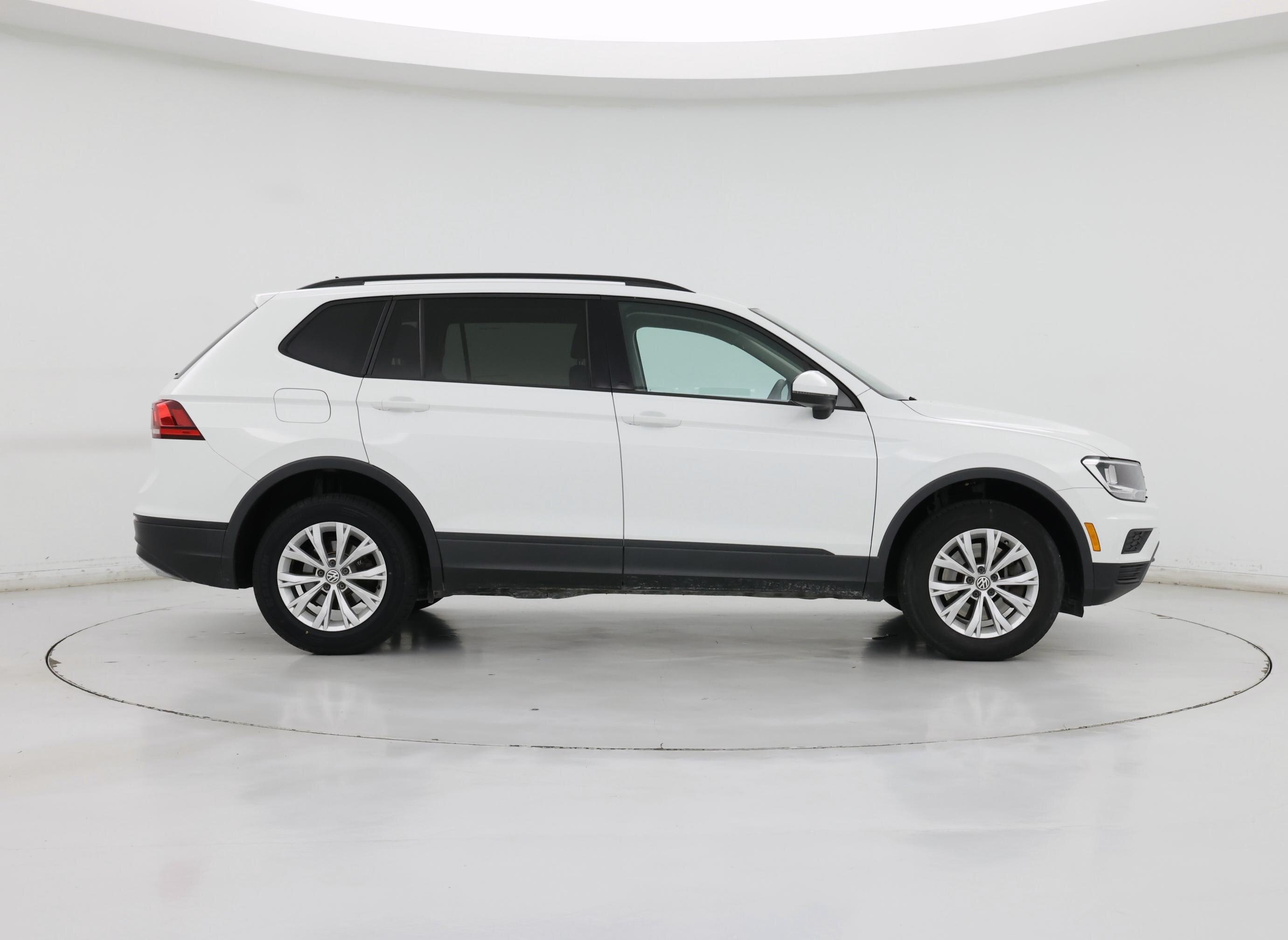 Thumbnail: 2020 Volkswagen Tiguan - 7