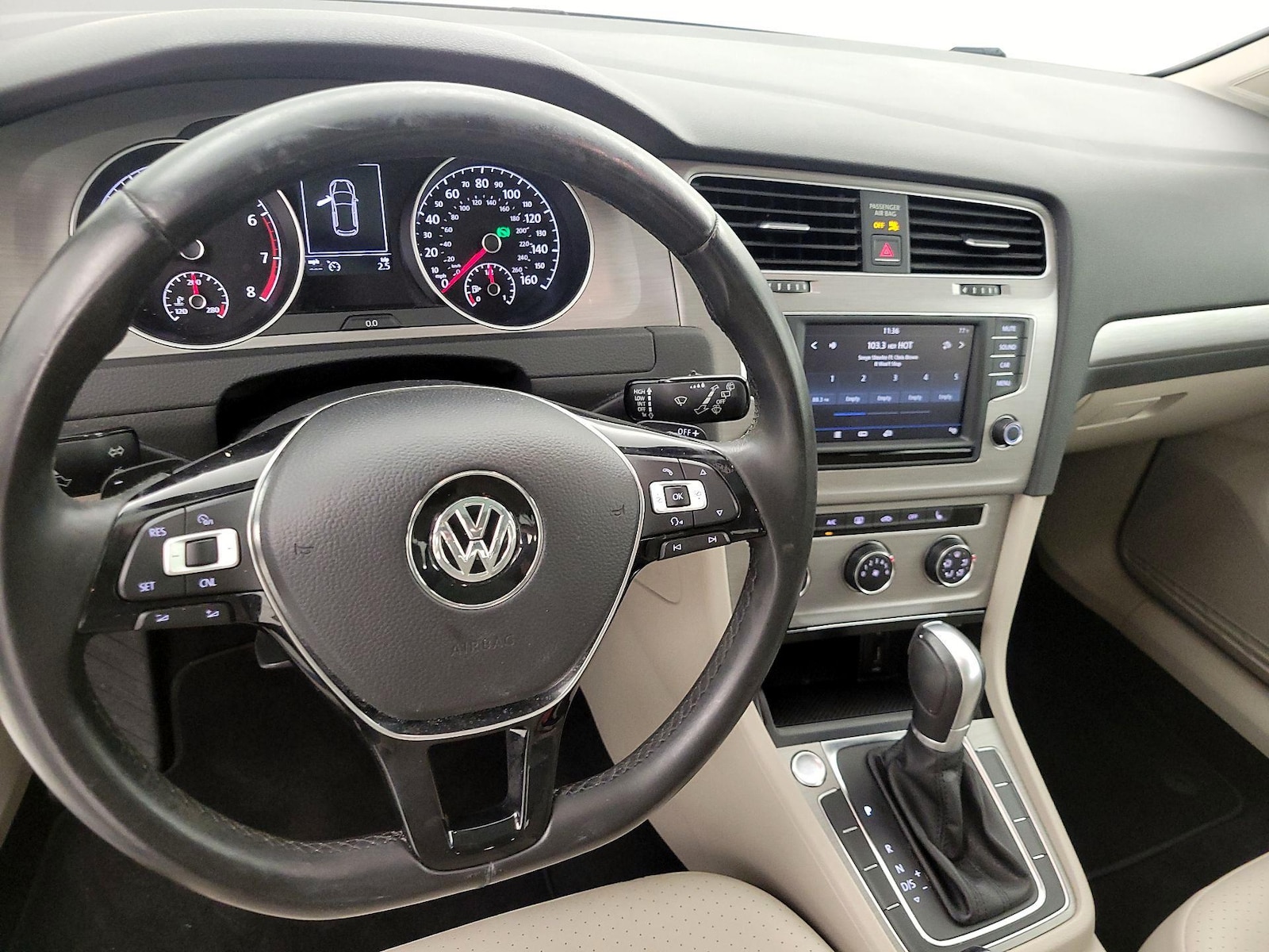 2017 Volkswagen Golf Wolfsburg Edition - Photo 11