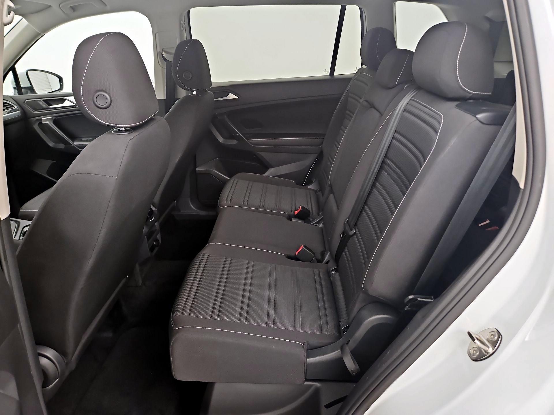 Thumbnail: 2023 Volkswagen Tiguan - 19