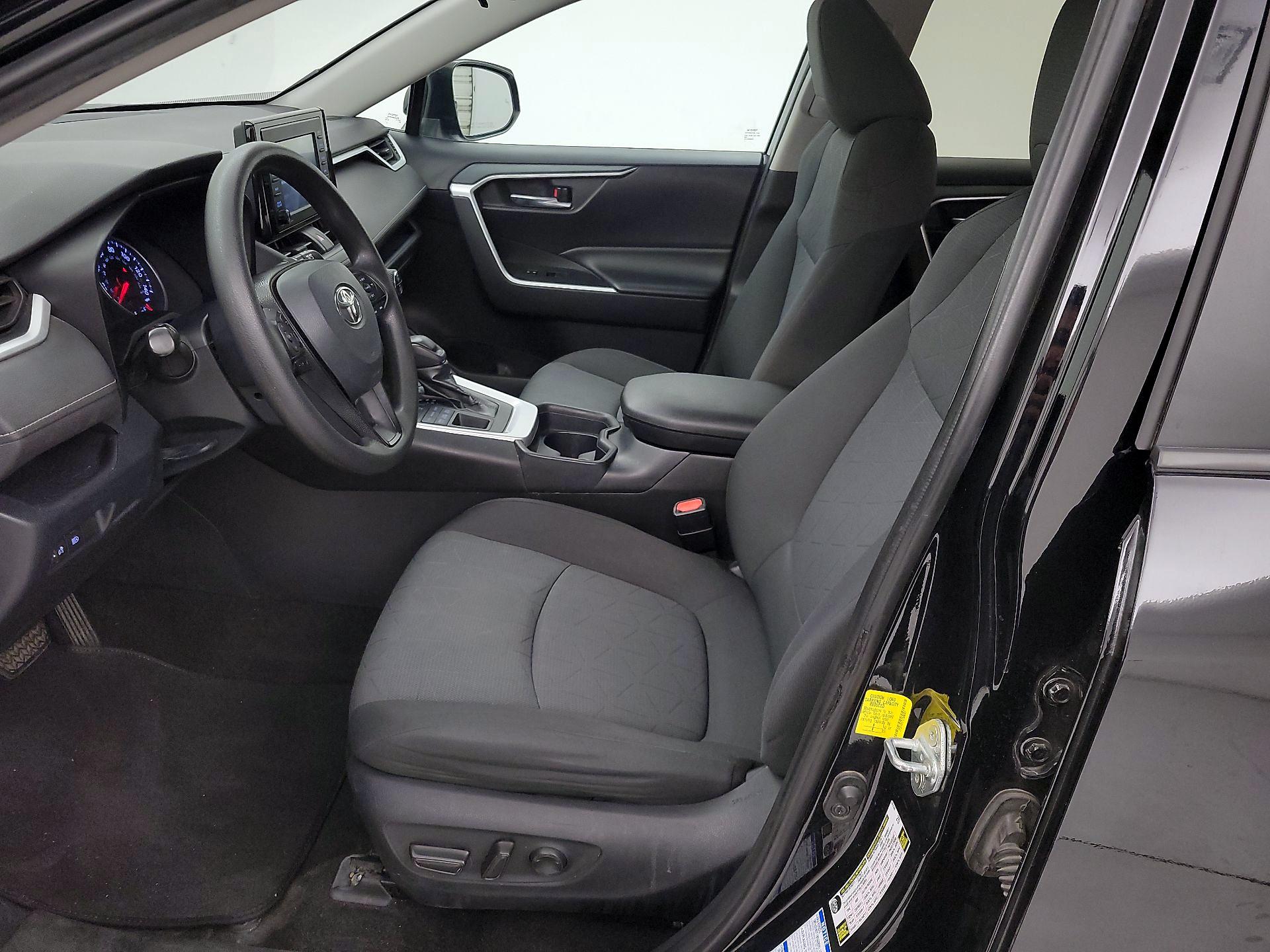 Thumbnail: 2020 Toyota RAV4 - 11