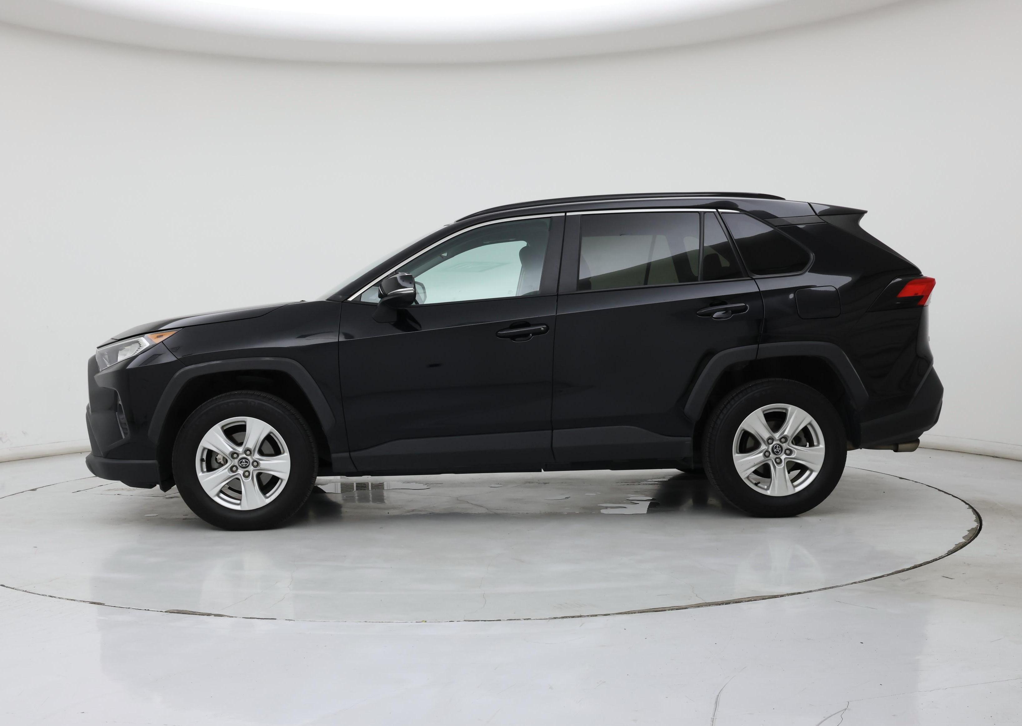 Thumbnail: 2020 Toyota RAV4 - 3