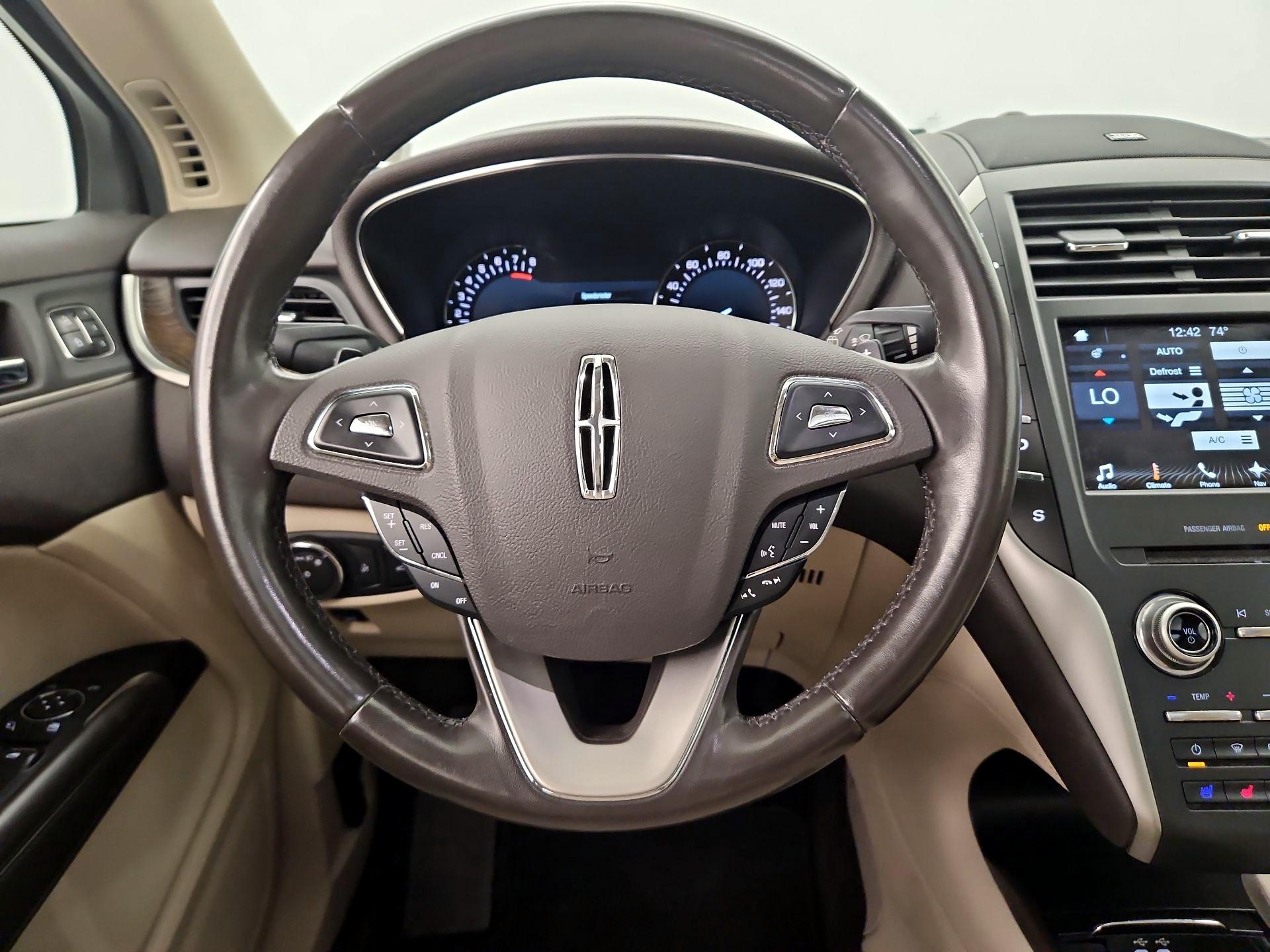 Thumbnail: 2017 Lincoln MKC - 10
