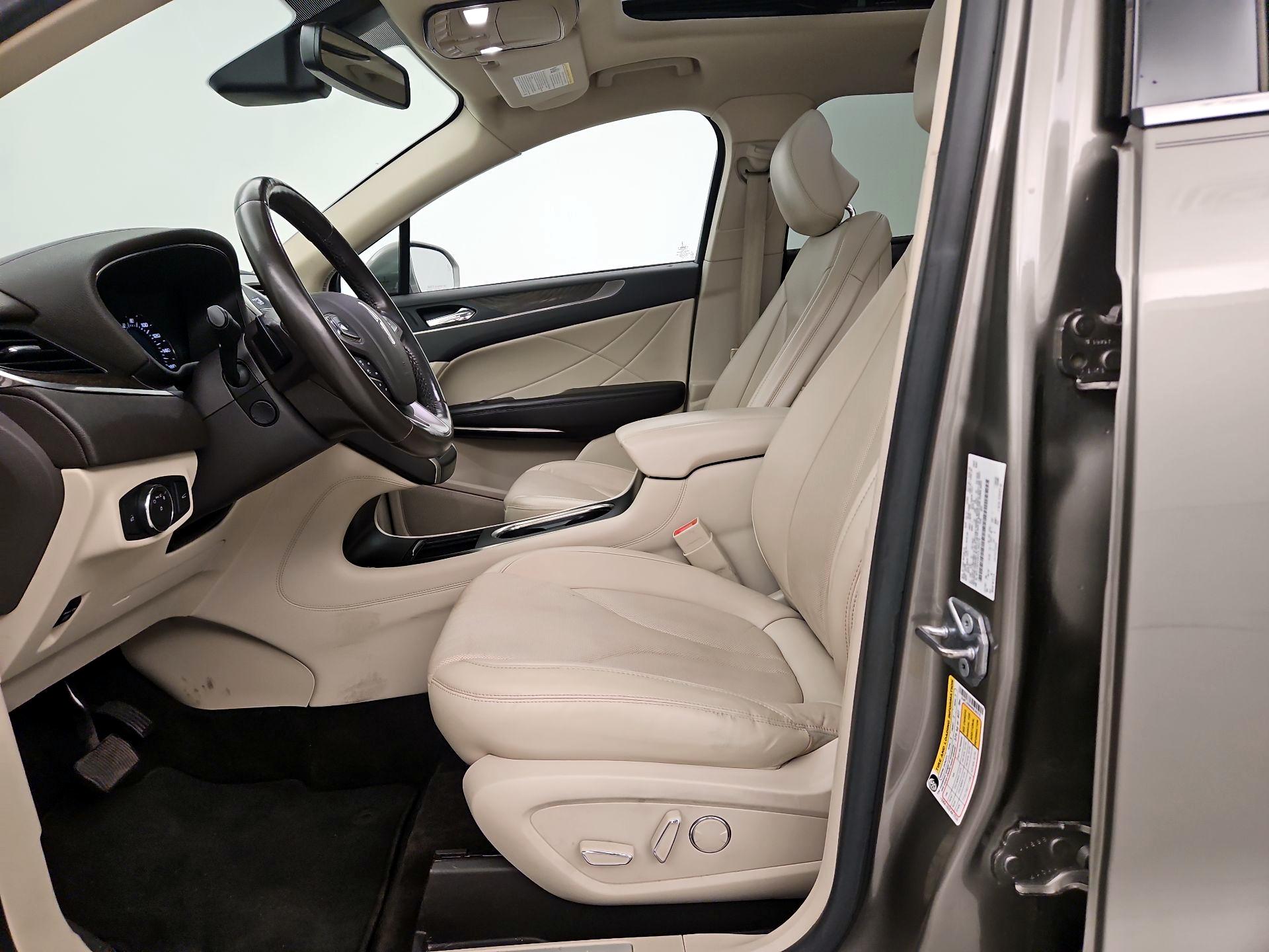 Thumbnail: 2017 Lincoln MKC - 11