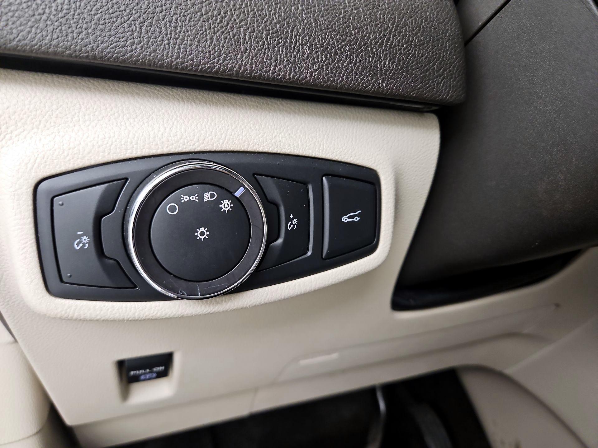 Thumbnail: 2017 Lincoln MKC - 13