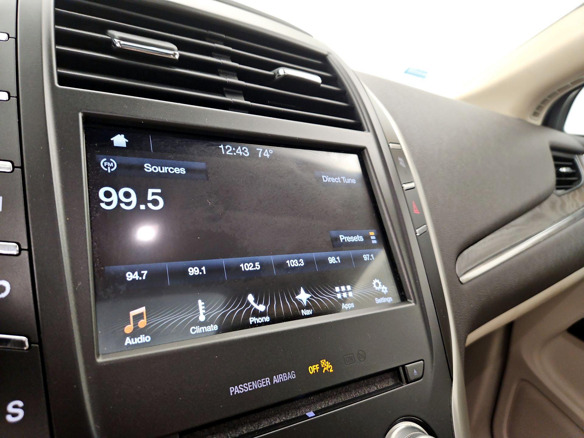 Thumbnail: 2017 Lincoln MKC - 16