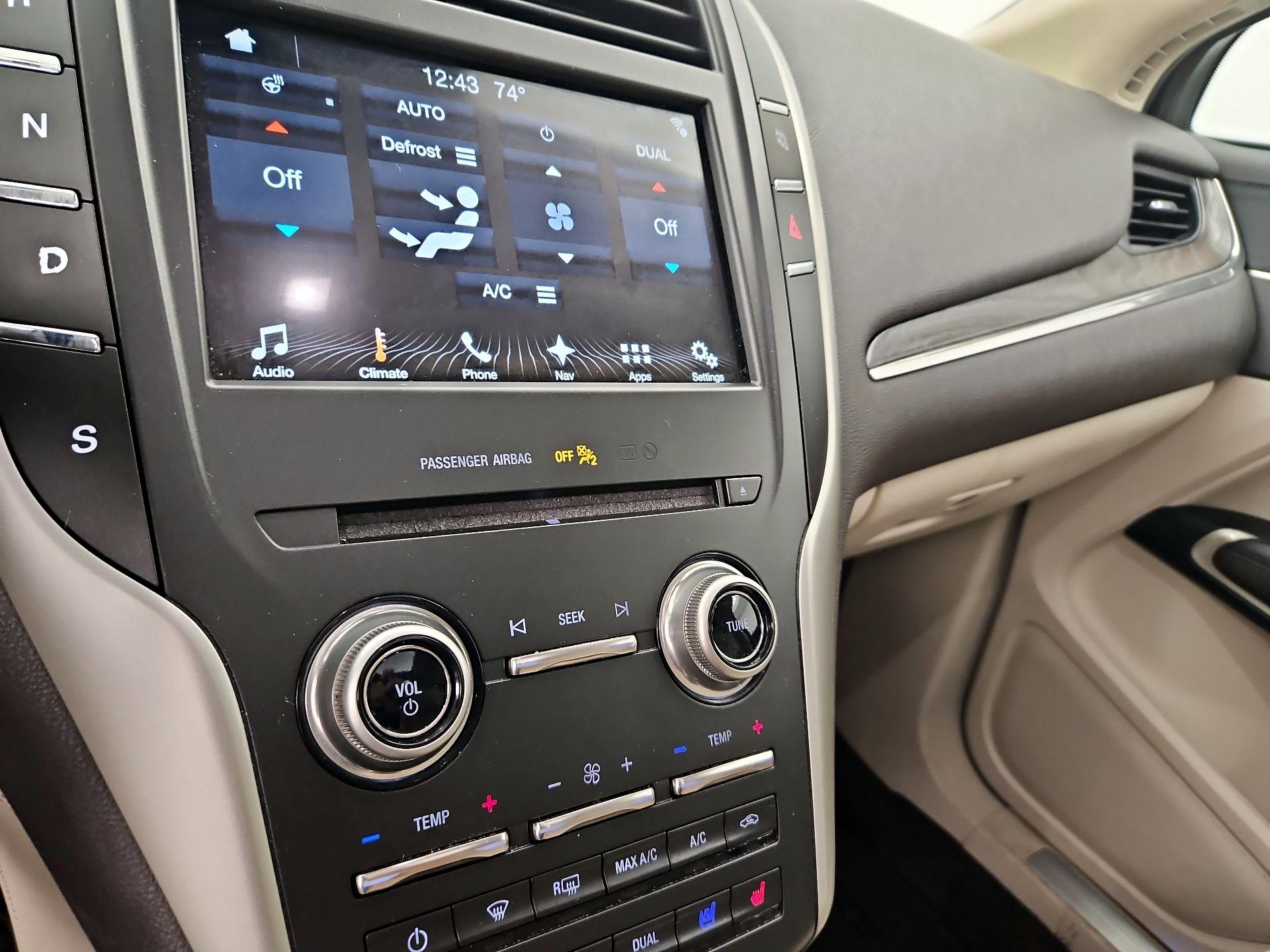 Thumbnail: 2017 Lincoln MKC - 17