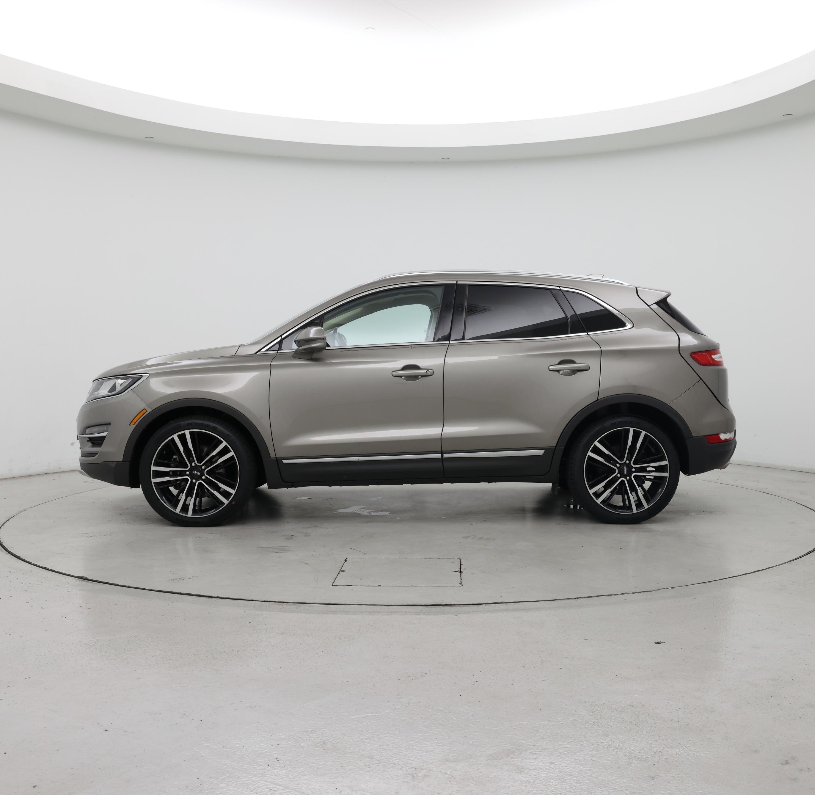 Thumbnail: 2017 Lincoln MKC - 3