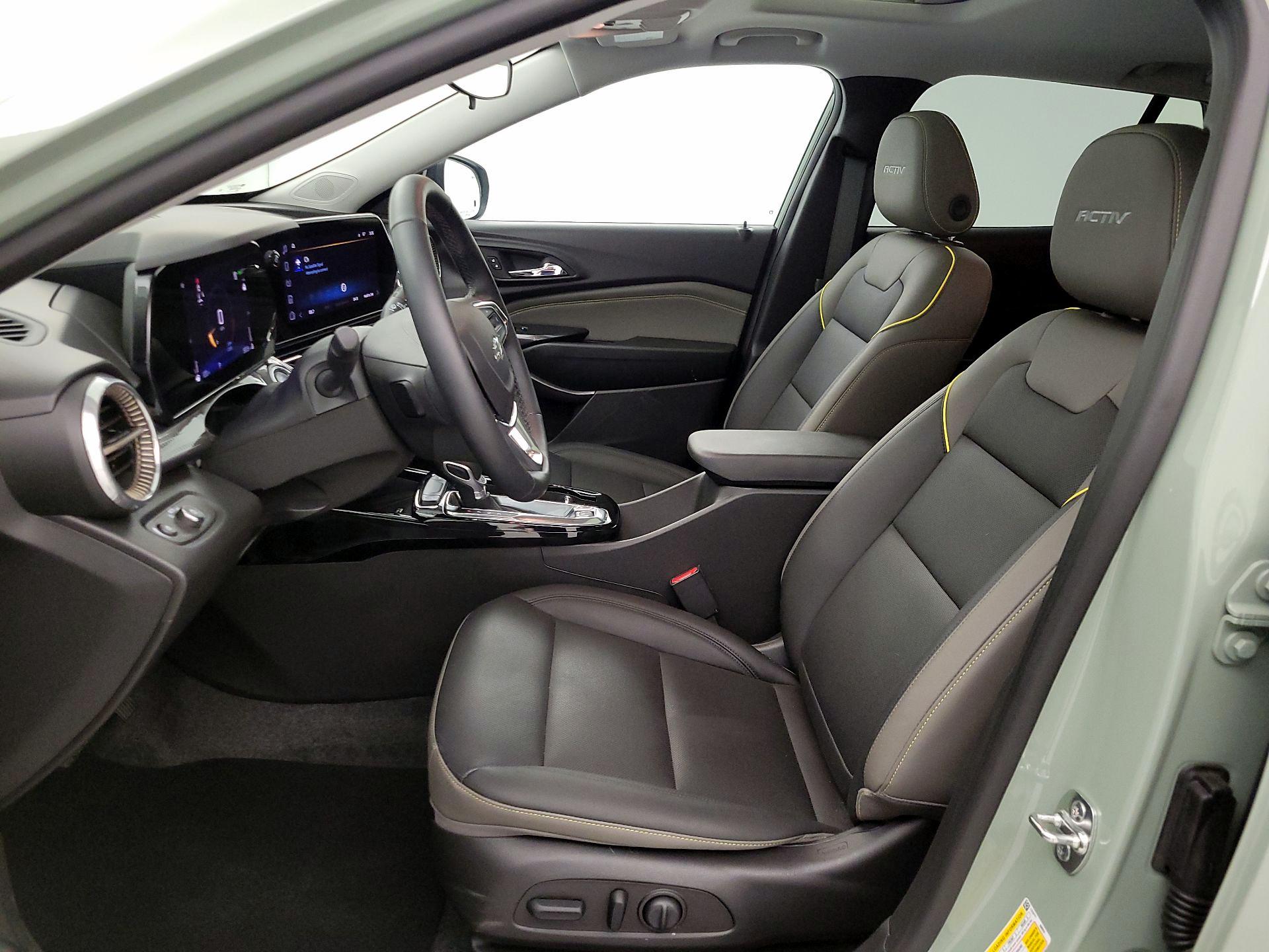 Thumbnail: 2025 Chevrolet Trax - 11