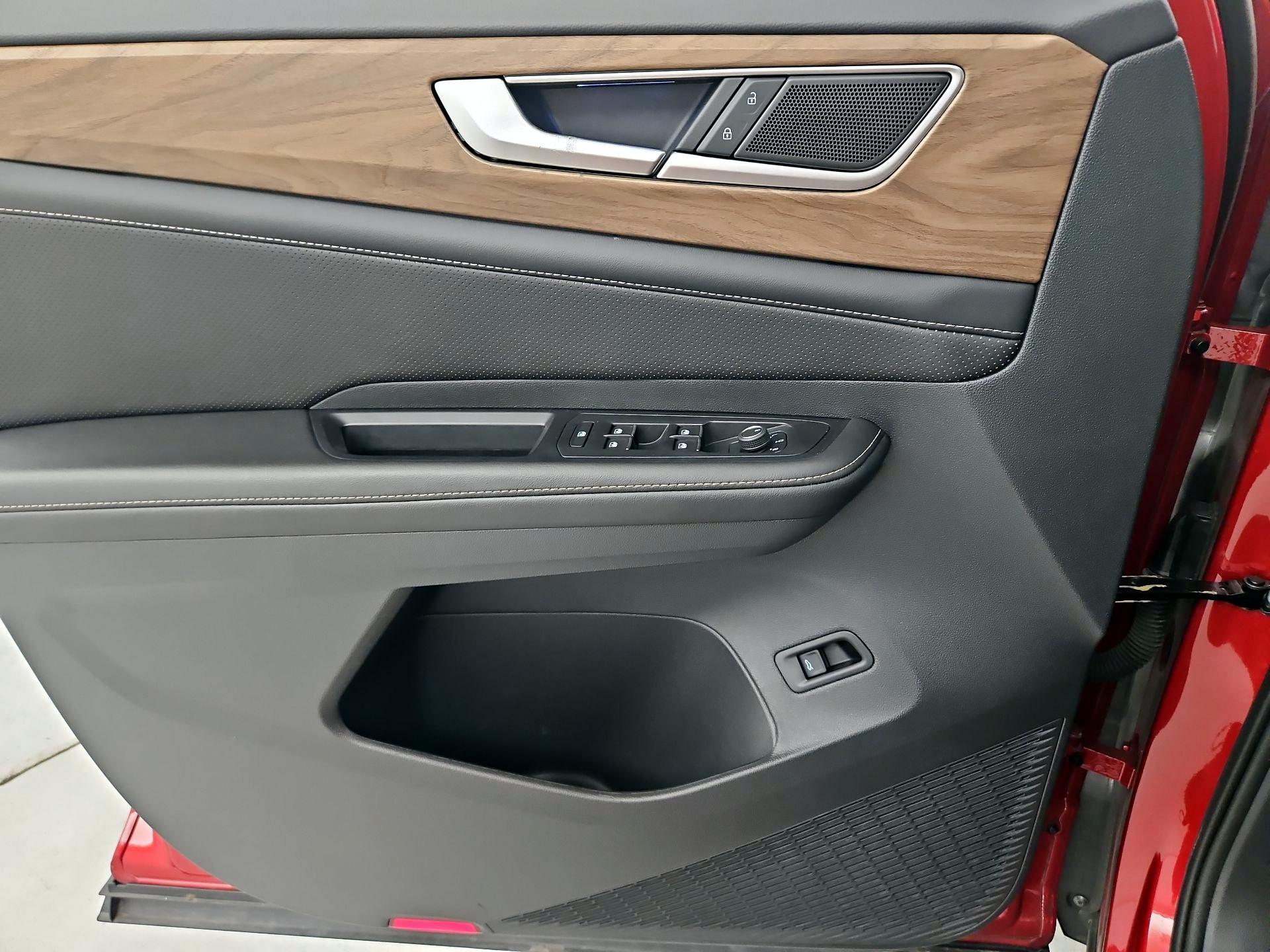 Thumbnail: 2024 Volkswagen Atlas - 12