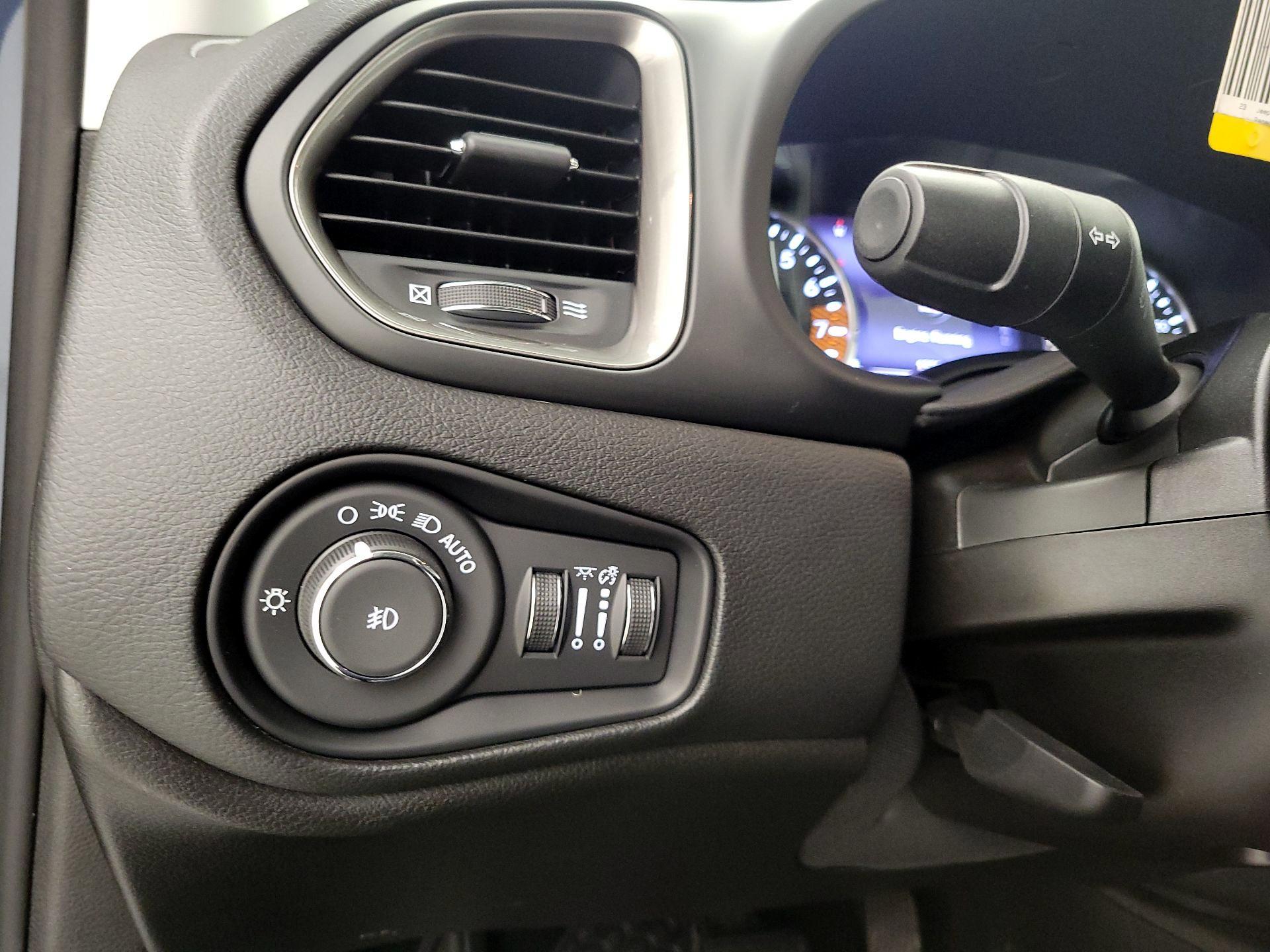 Thumbnail: 2023 Jeep Renegade - 13