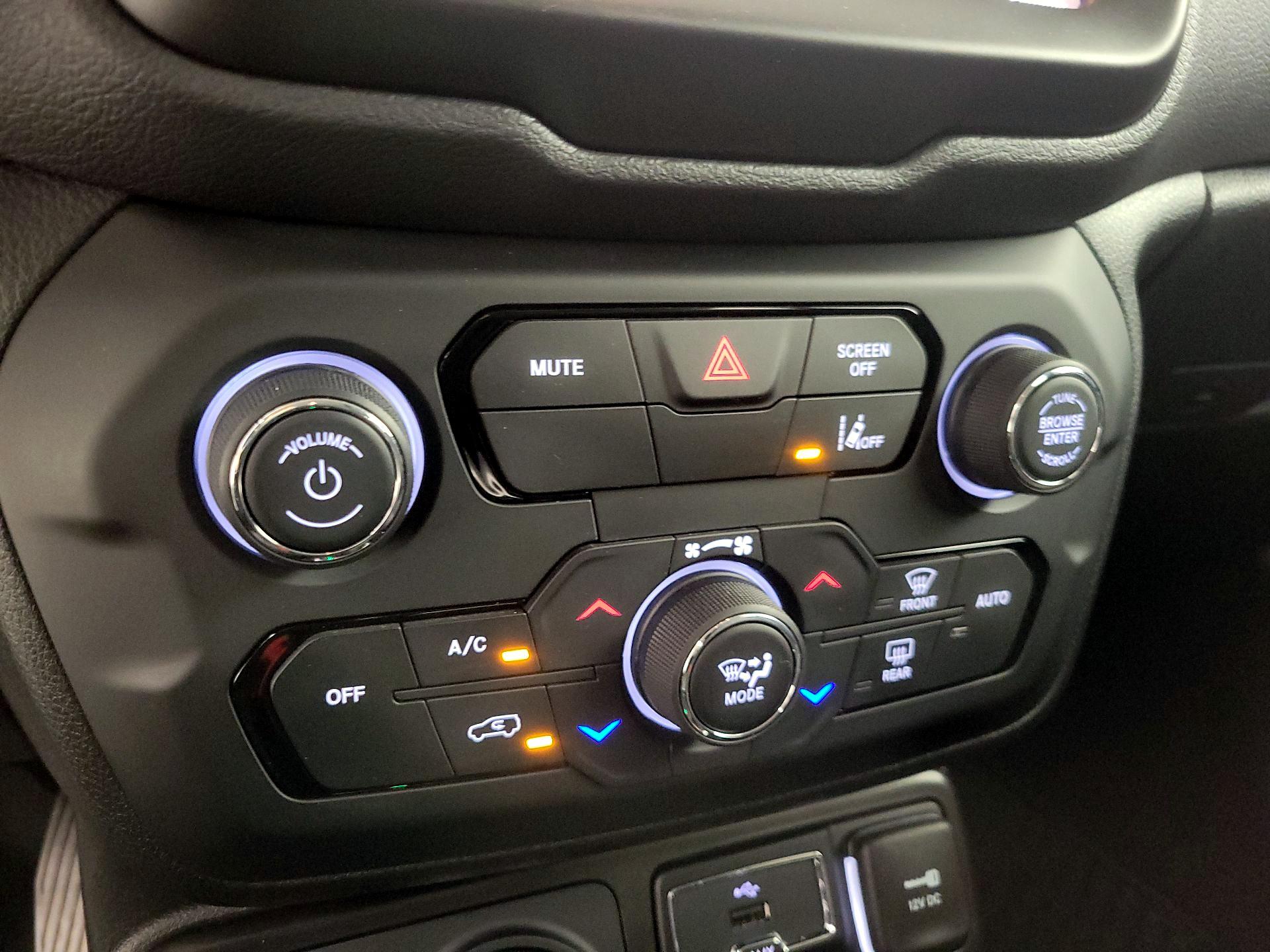 Thumbnail: 2023 Jeep Renegade - 17
