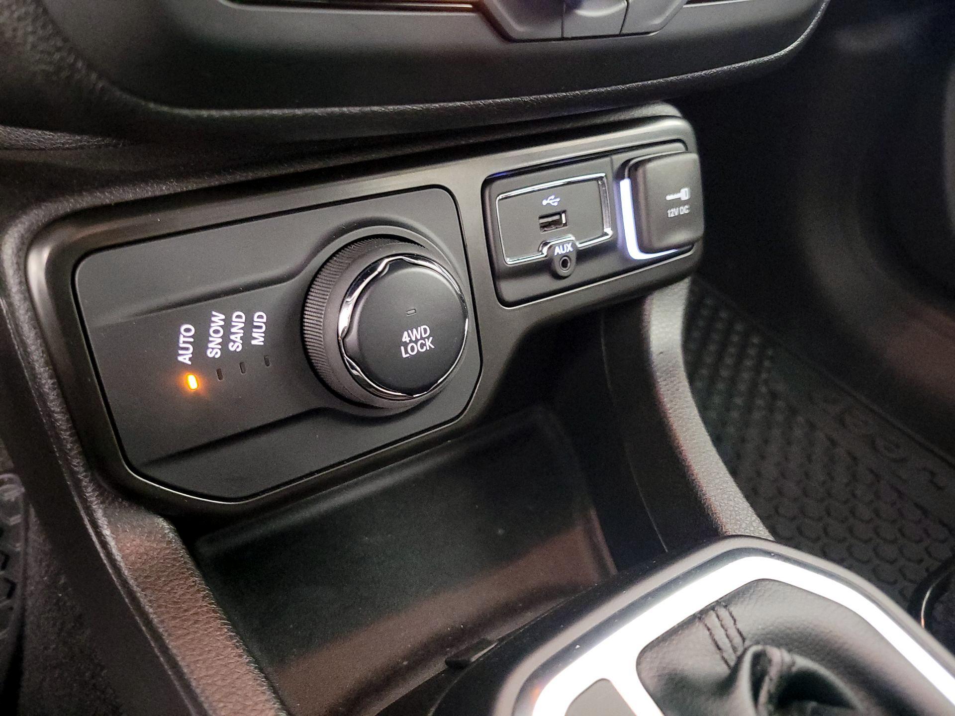 Thumbnail: 2023 Jeep Renegade - 19