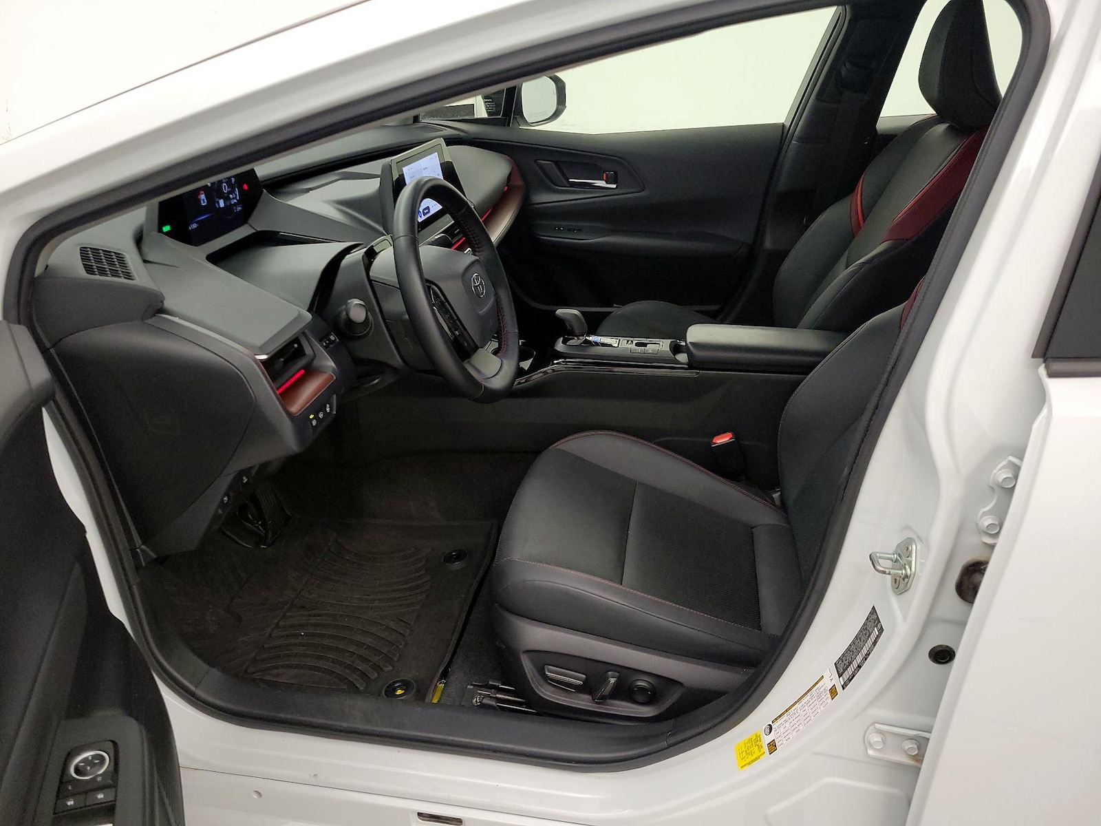 Side Airbags & Leatherette Seats