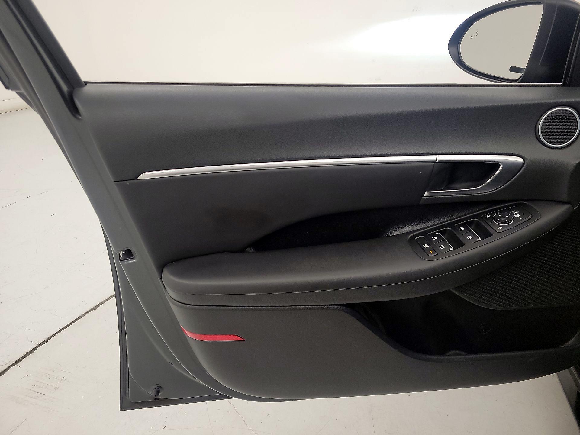 Thumbnail: 2023 Hyundai Sonata - 12