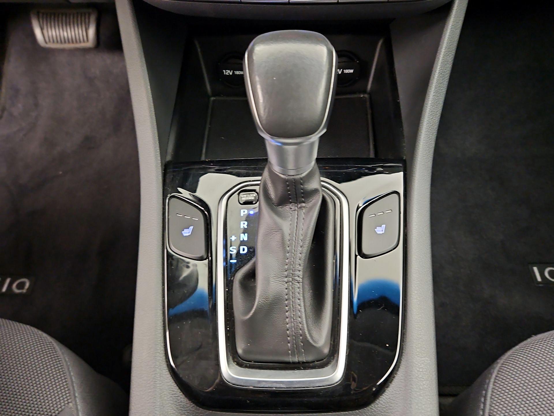Thumbnail: 2018 Hyundai Ioniq - 17
