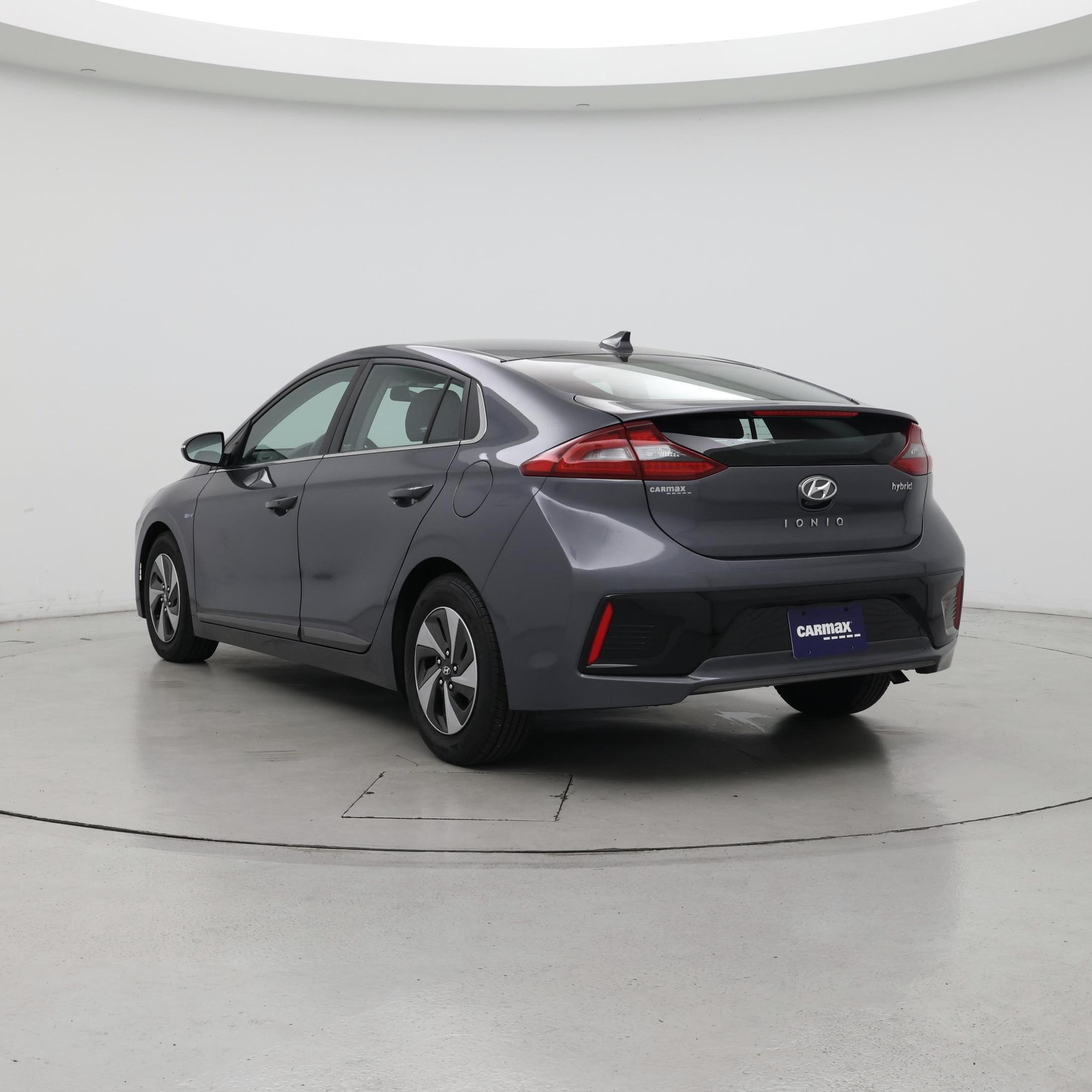 Thumbnail: 2018 Hyundai Ioniq - 2