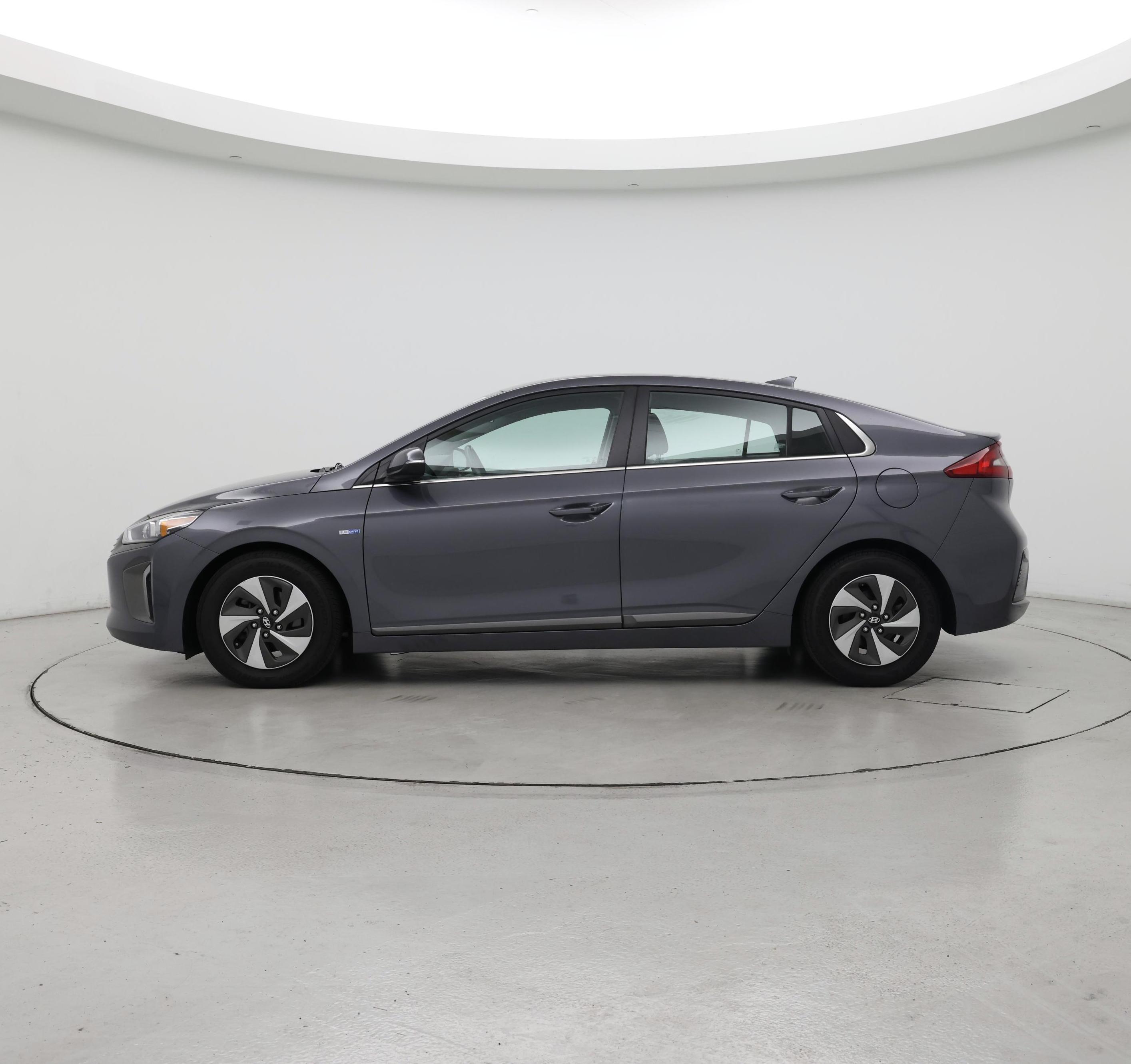 Thumbnail: 2018 Hyundai Ioniq - 3