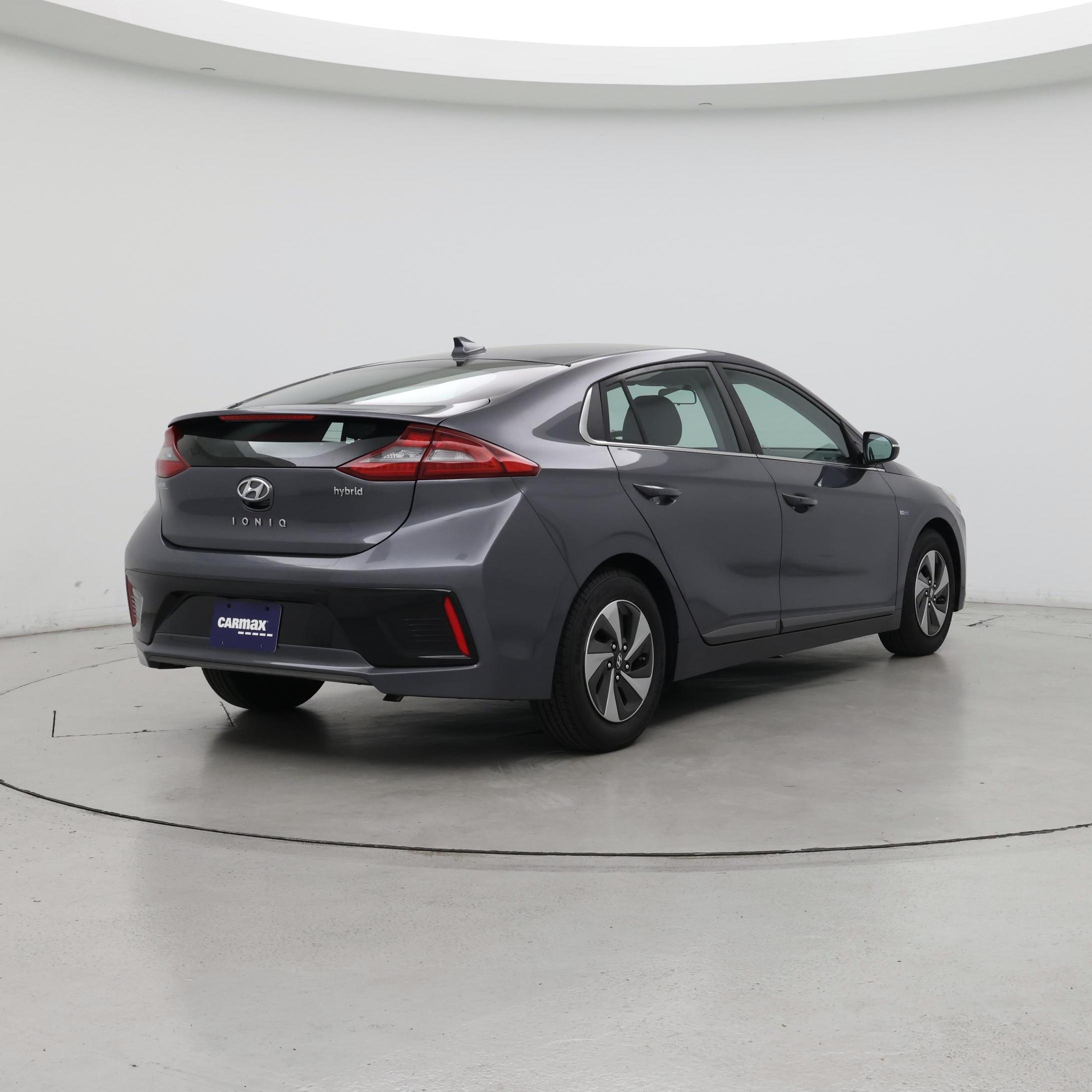 Thumbnail: 2018 Hyundai Ioniq - 8