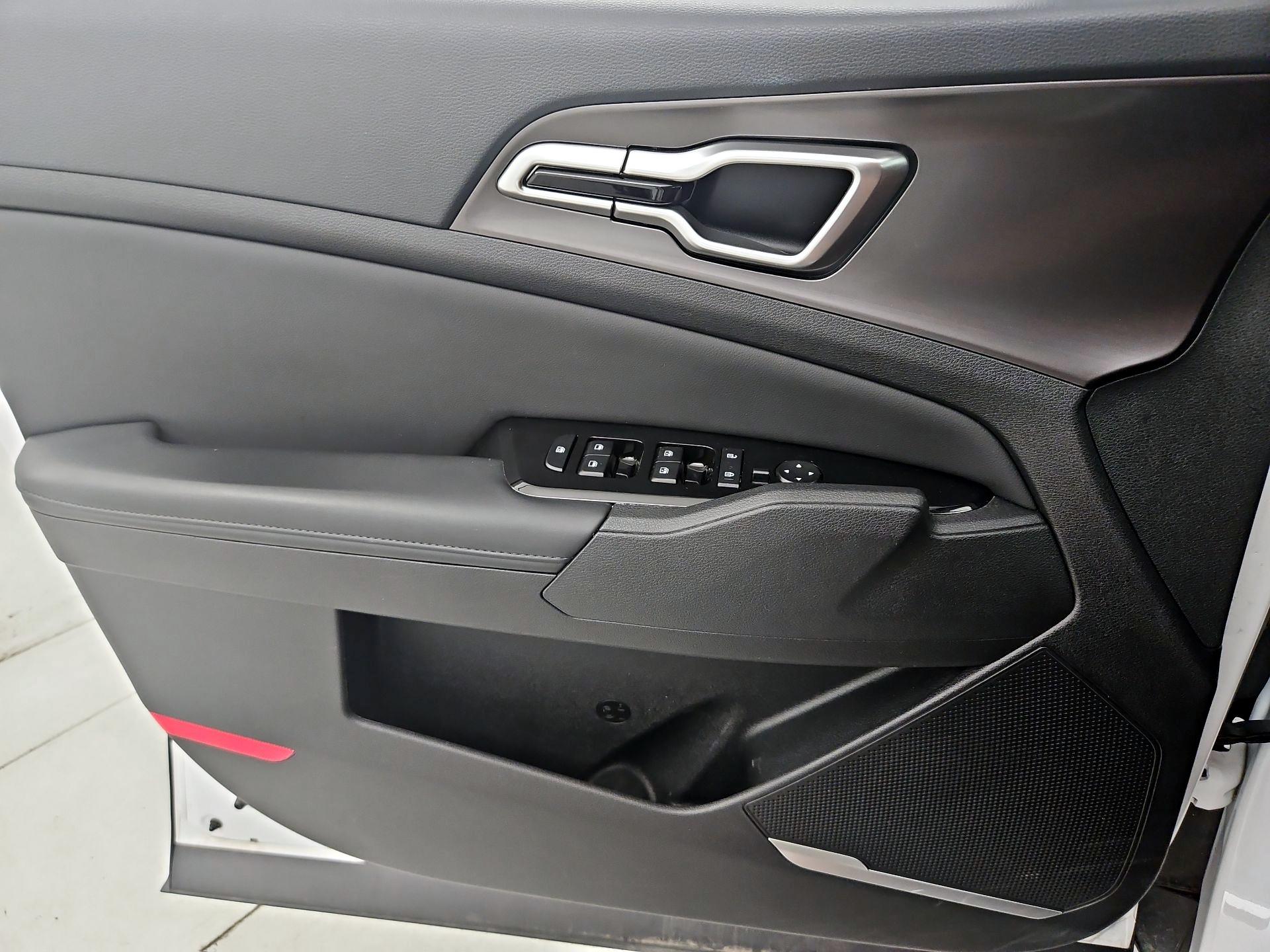 Thumbnail: 2023 Kia Sportage - 12
