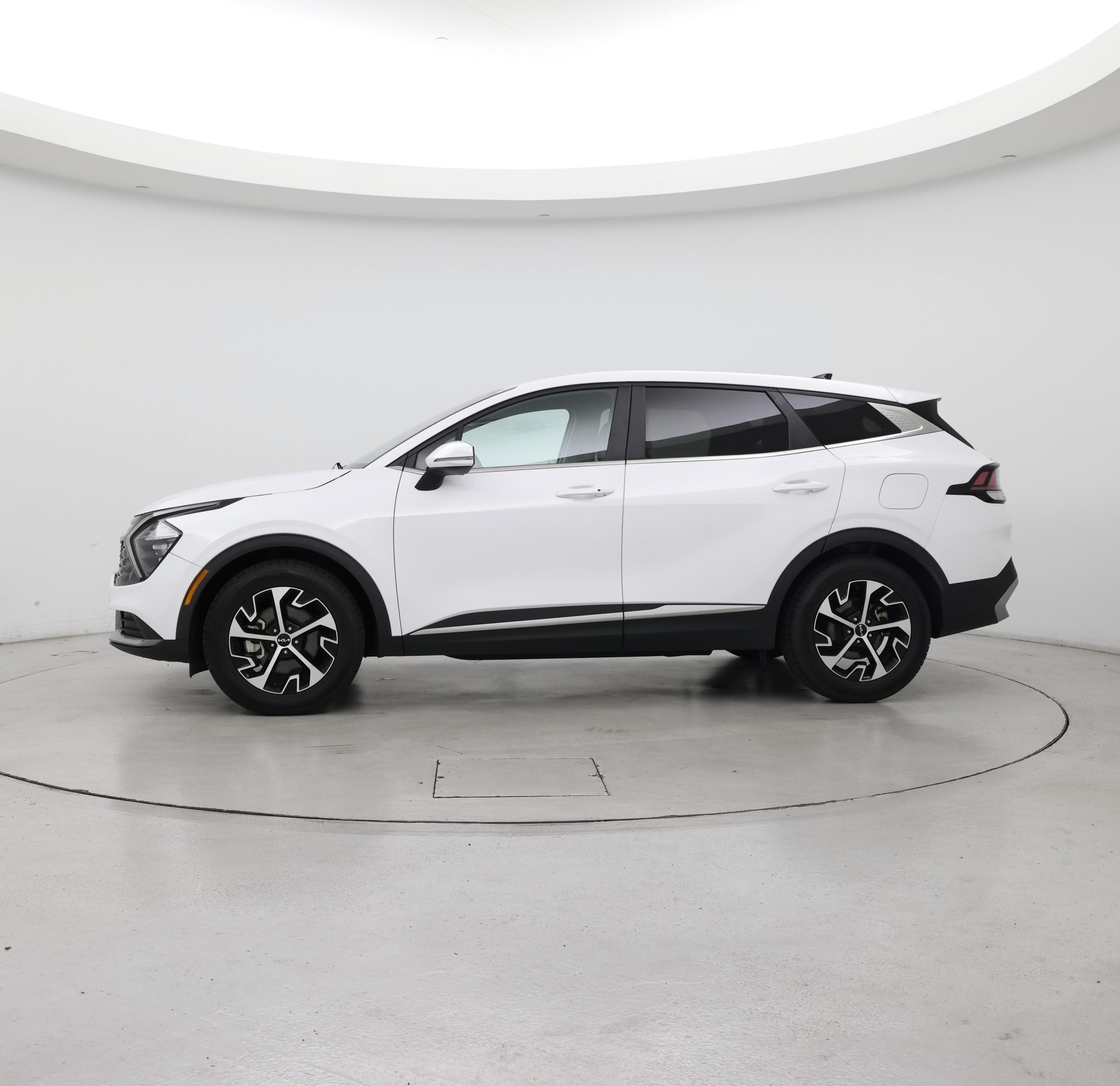 Thumbnail: 2023 Kia Sportage - 3