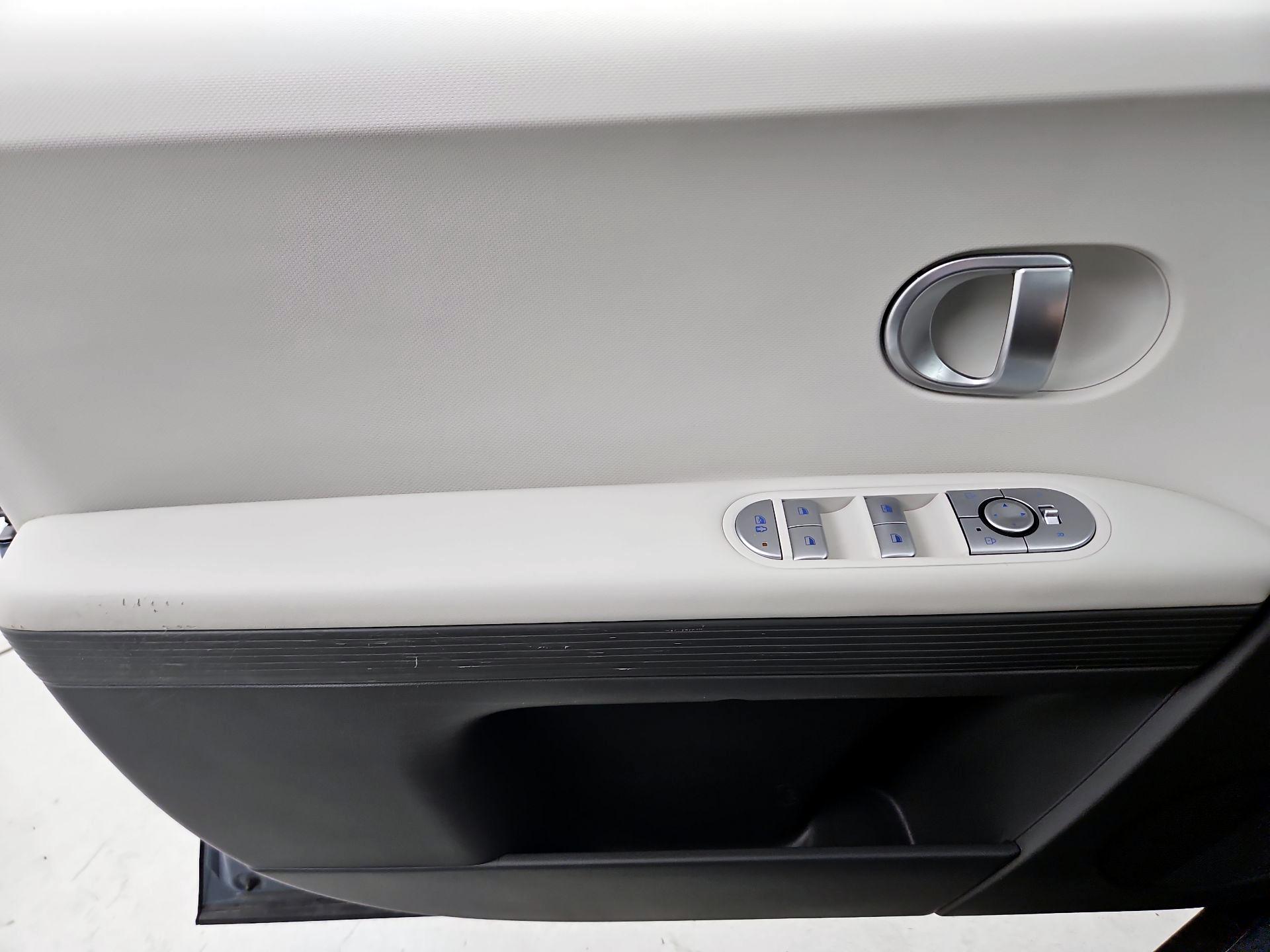 Thumbnail: 2023 Hyundai Ioniq 5 - 12