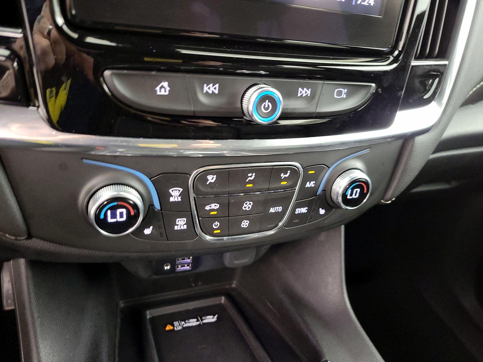 Thumbnail: 2023 Chevrolet Traverse - 16