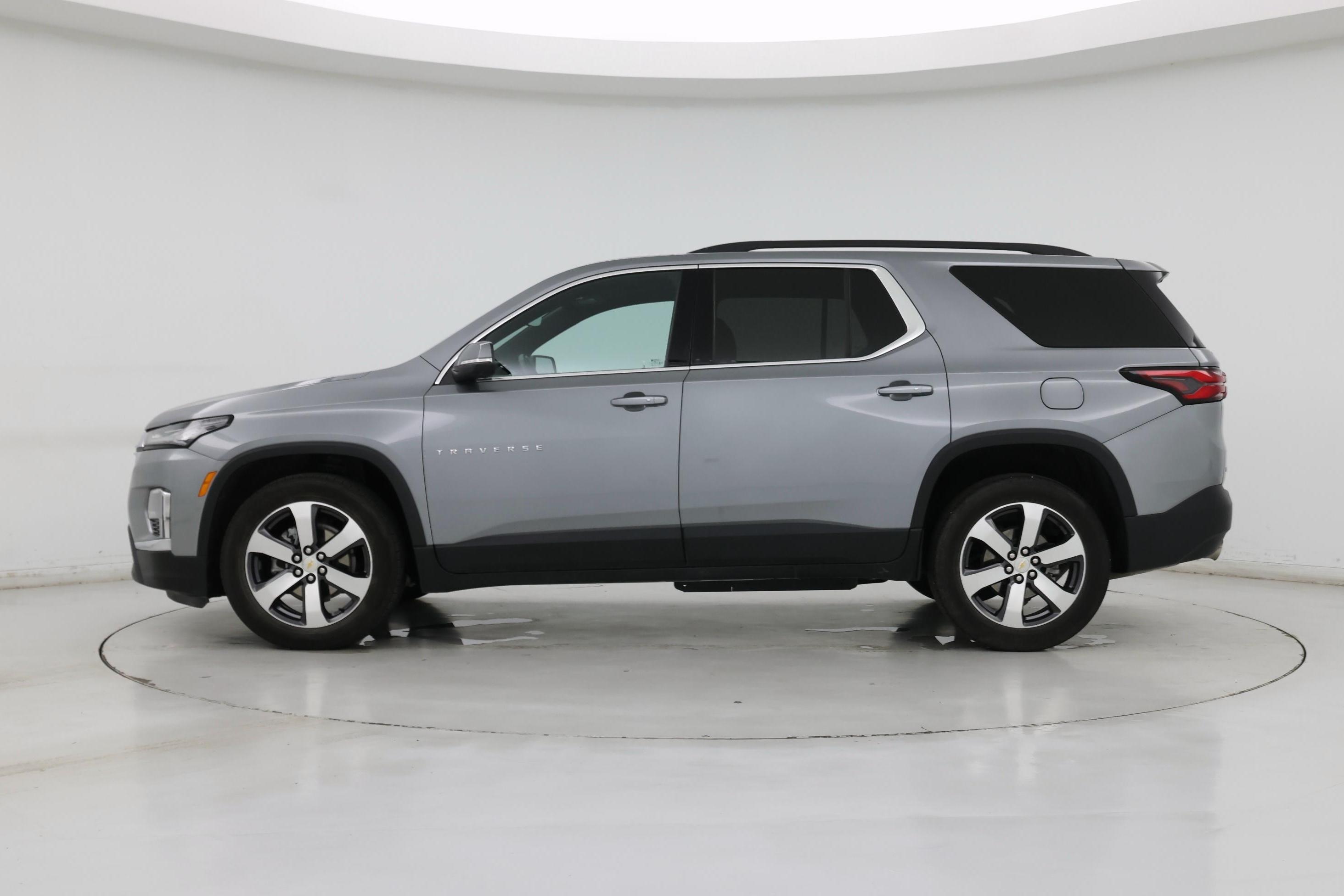 Thumbnail: 2023 Chevrolet Traverse - 3