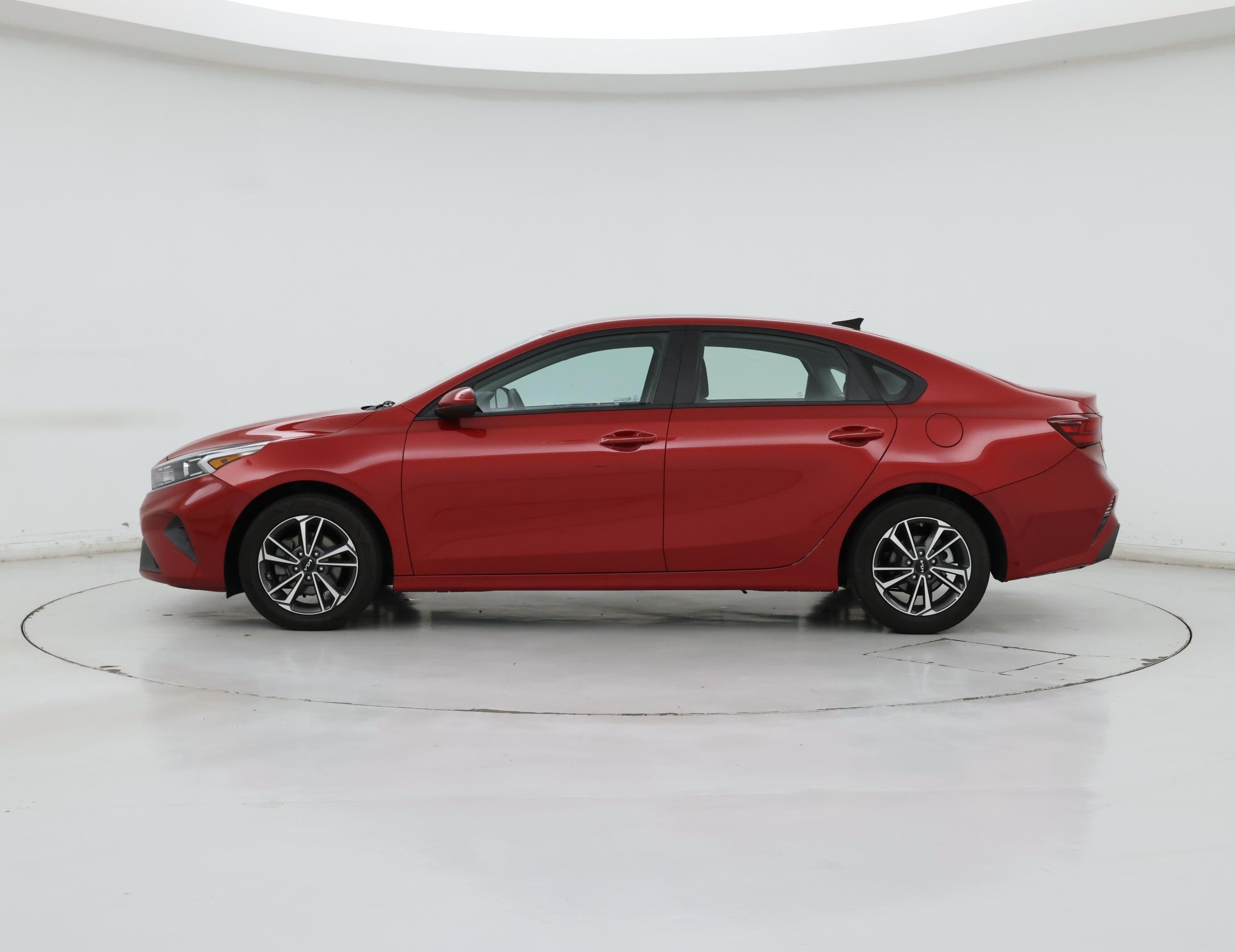 Thumbnail: 2023 Kia Forte - 3