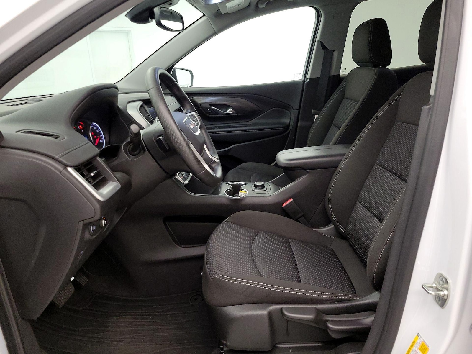 2024 GMC Terrain SLE - Photo 12