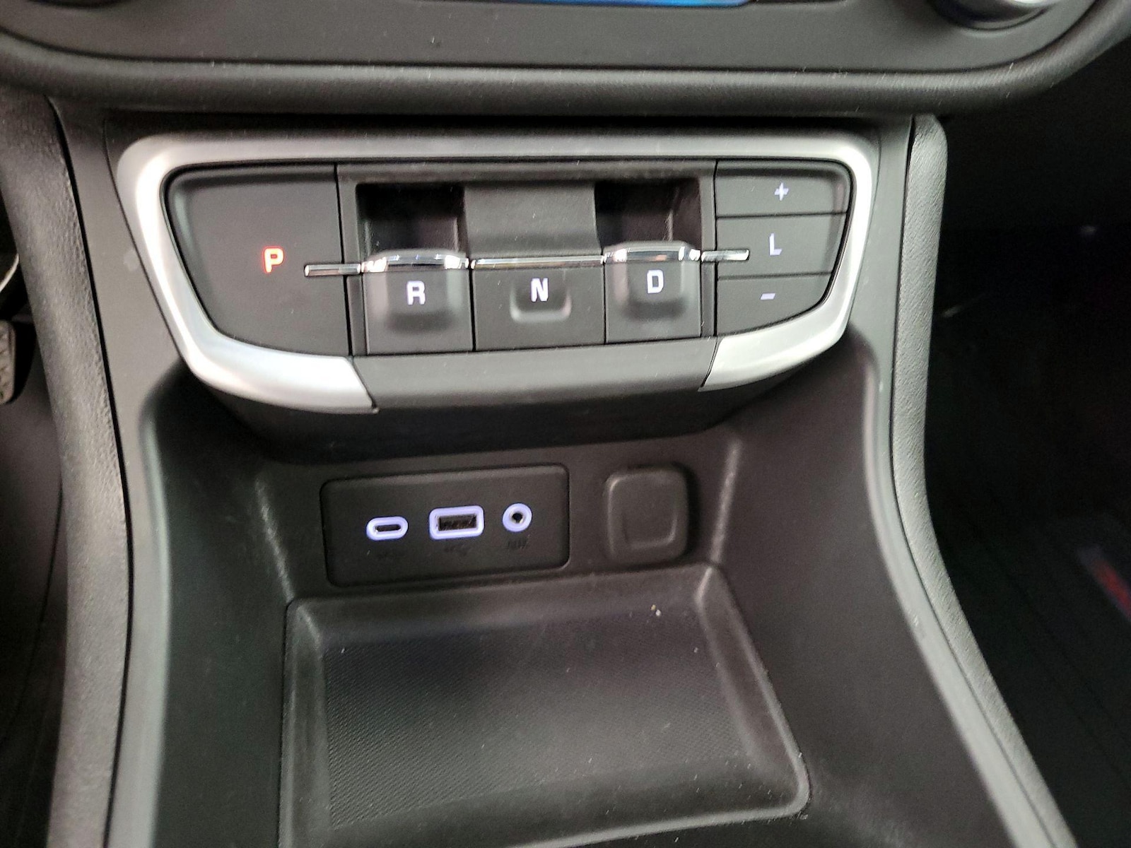 2024 GMC Terrain SLE - Photo 18