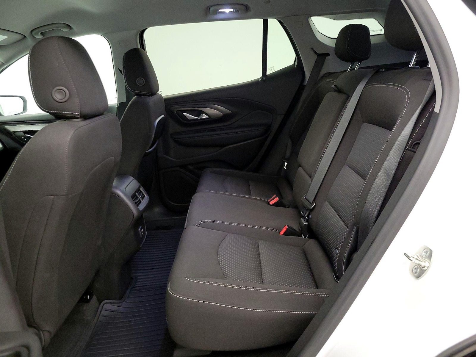 2024 GMC Terrain SLE - Photo 20