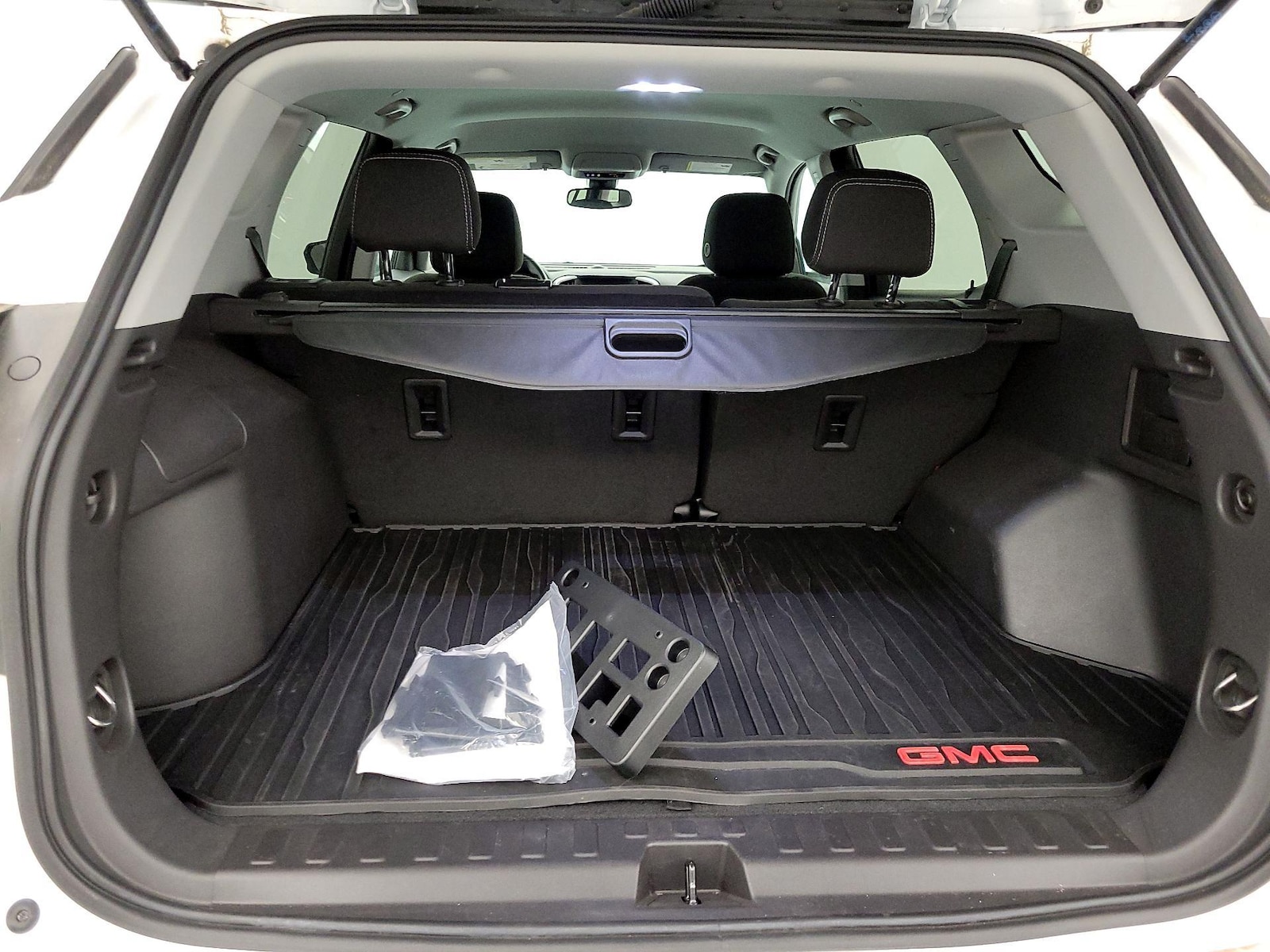 2024 GMC Terrain SLE - Photo 21