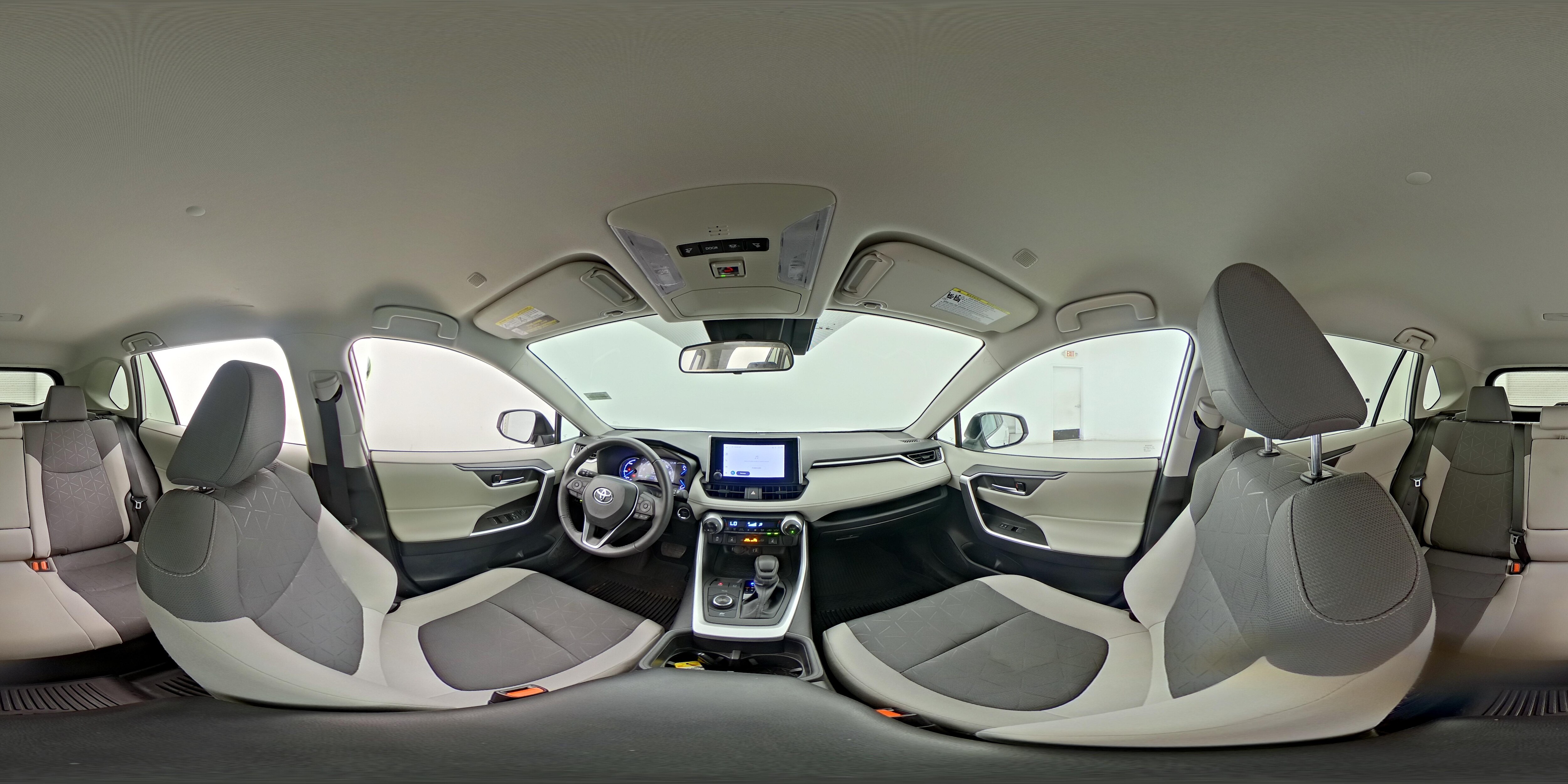2024 Toyota RAV4 XLE - Photo 24