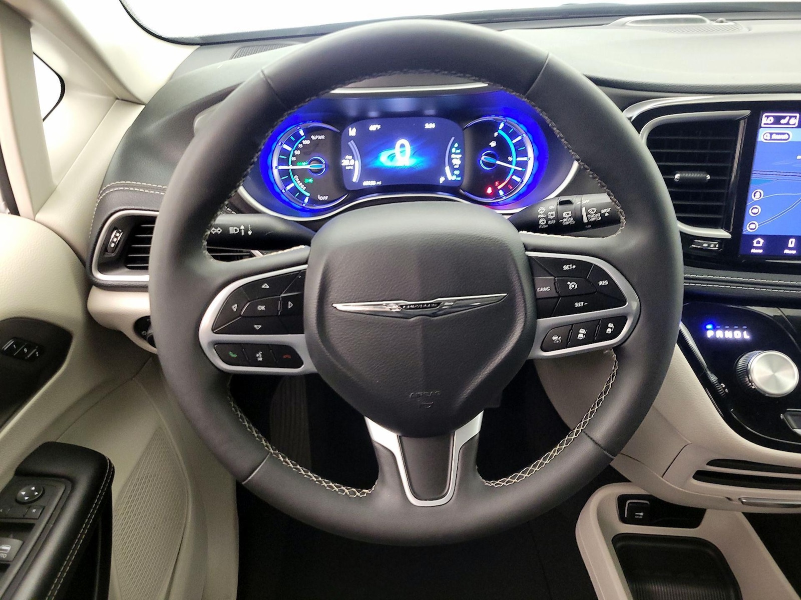 2024 Chrysler Pacifica PHEV Select - Photo 11