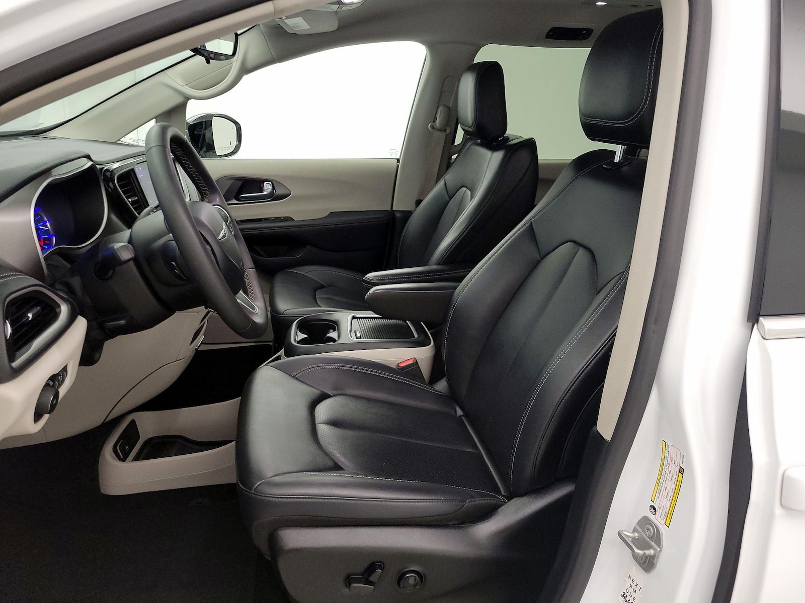 2024 Chrysler Pacifica PHEV Select - Photo 12