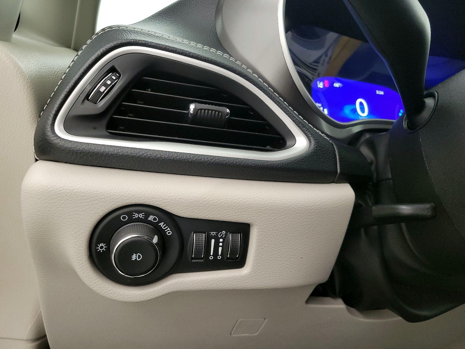 2024 Chrysler Pacifica PHEV Select - Photo 14