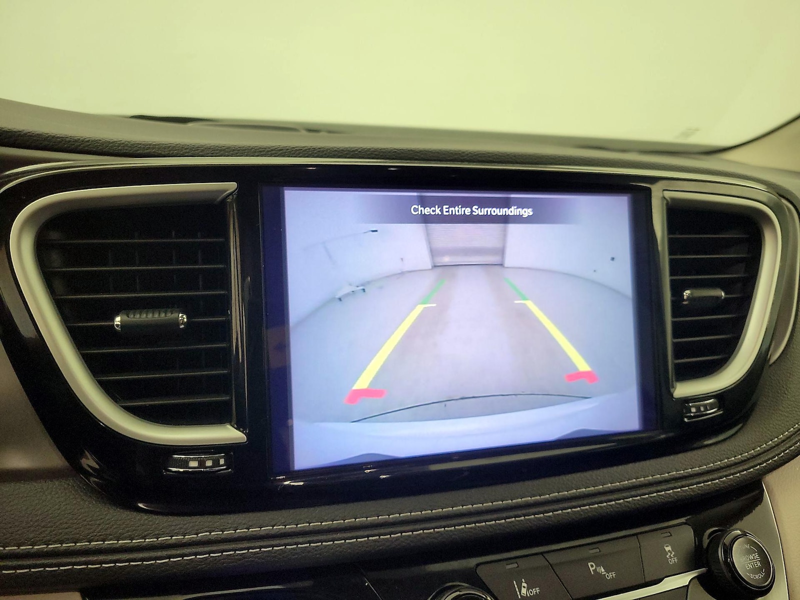 2024 Chrysler Pacifica PHEV Select - Photo 16