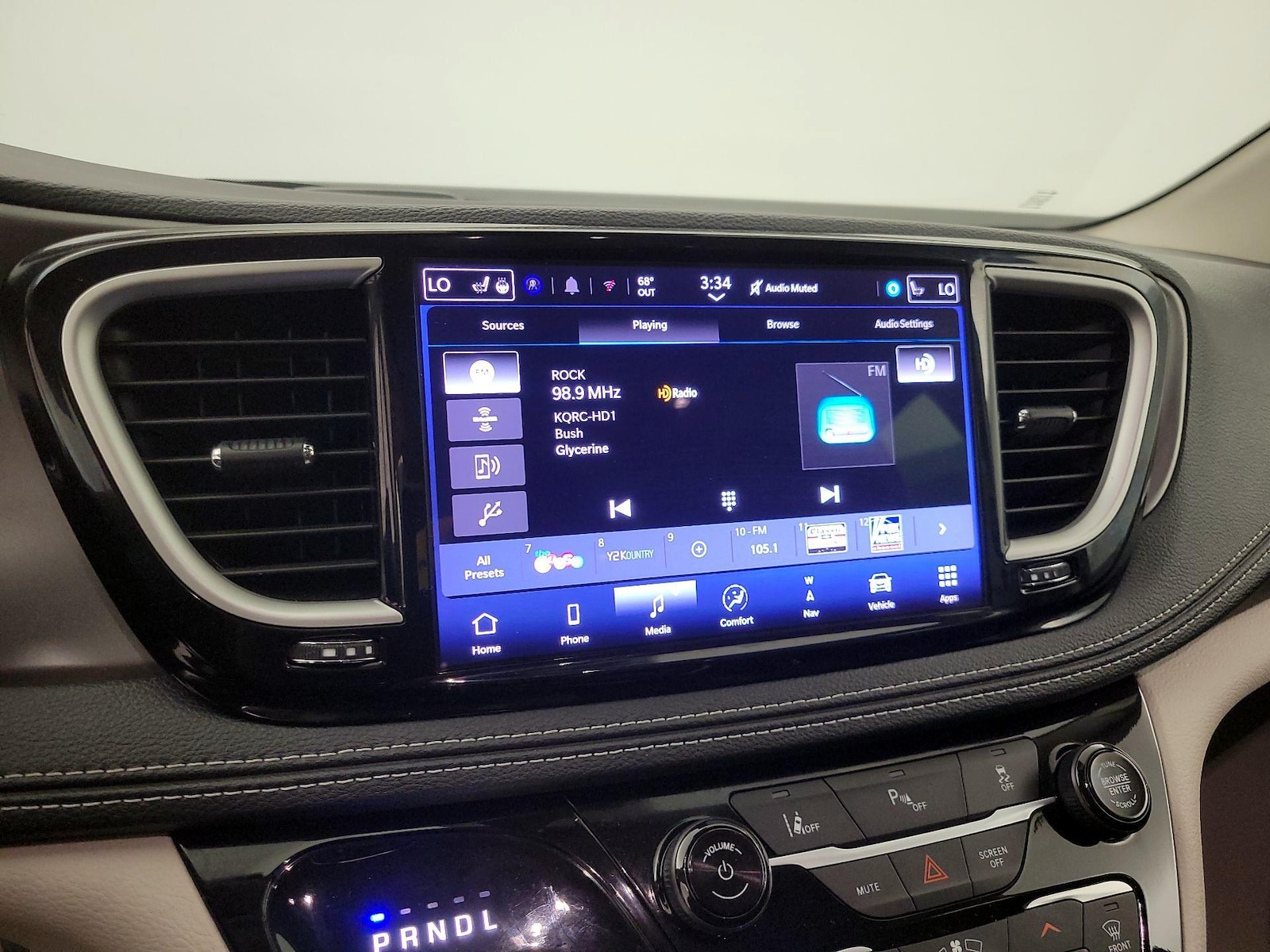 2024 Chrysler Pacifica PHEV Select - Photo 17