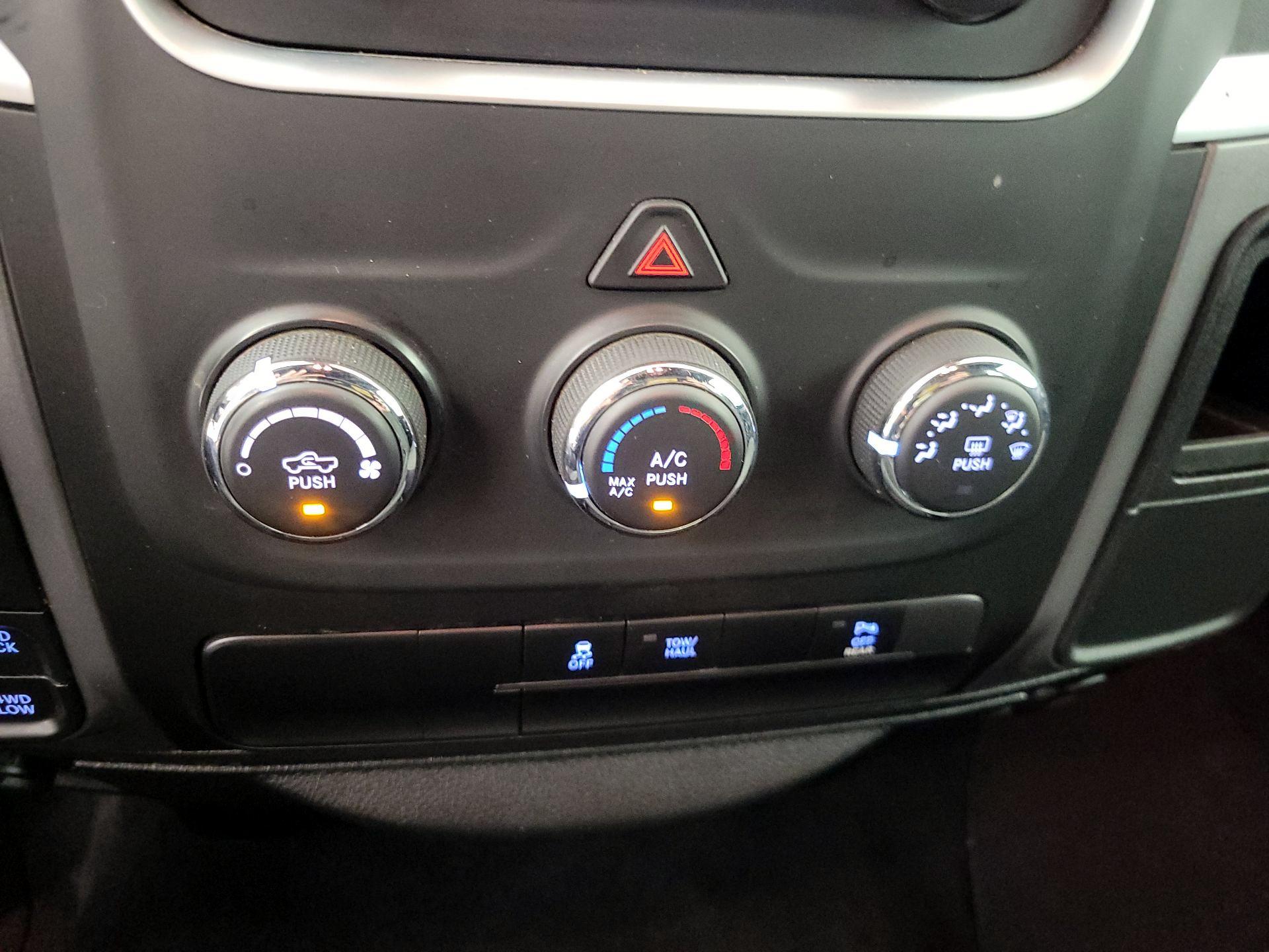 Thumbnail: 2024 RAM 1500 Classic - 16