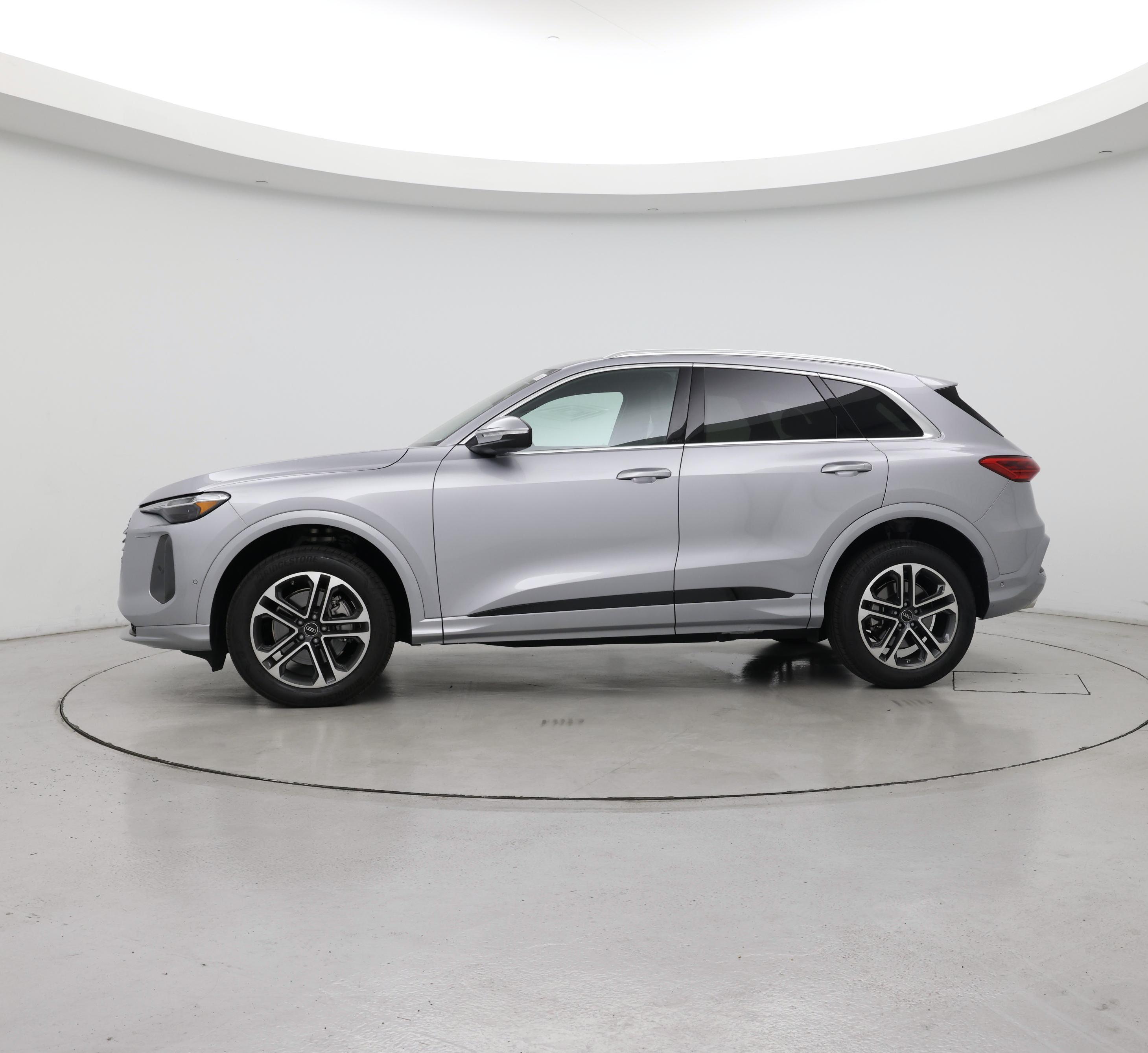 Thumbnail: 2025 Audi Q5 - 3