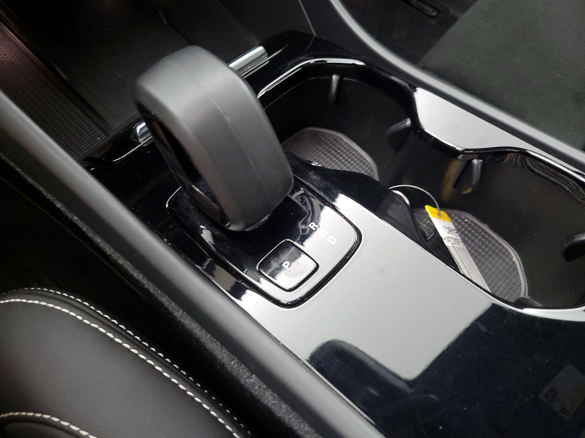 Thumbnail: 2023 Volvo C40 - 16