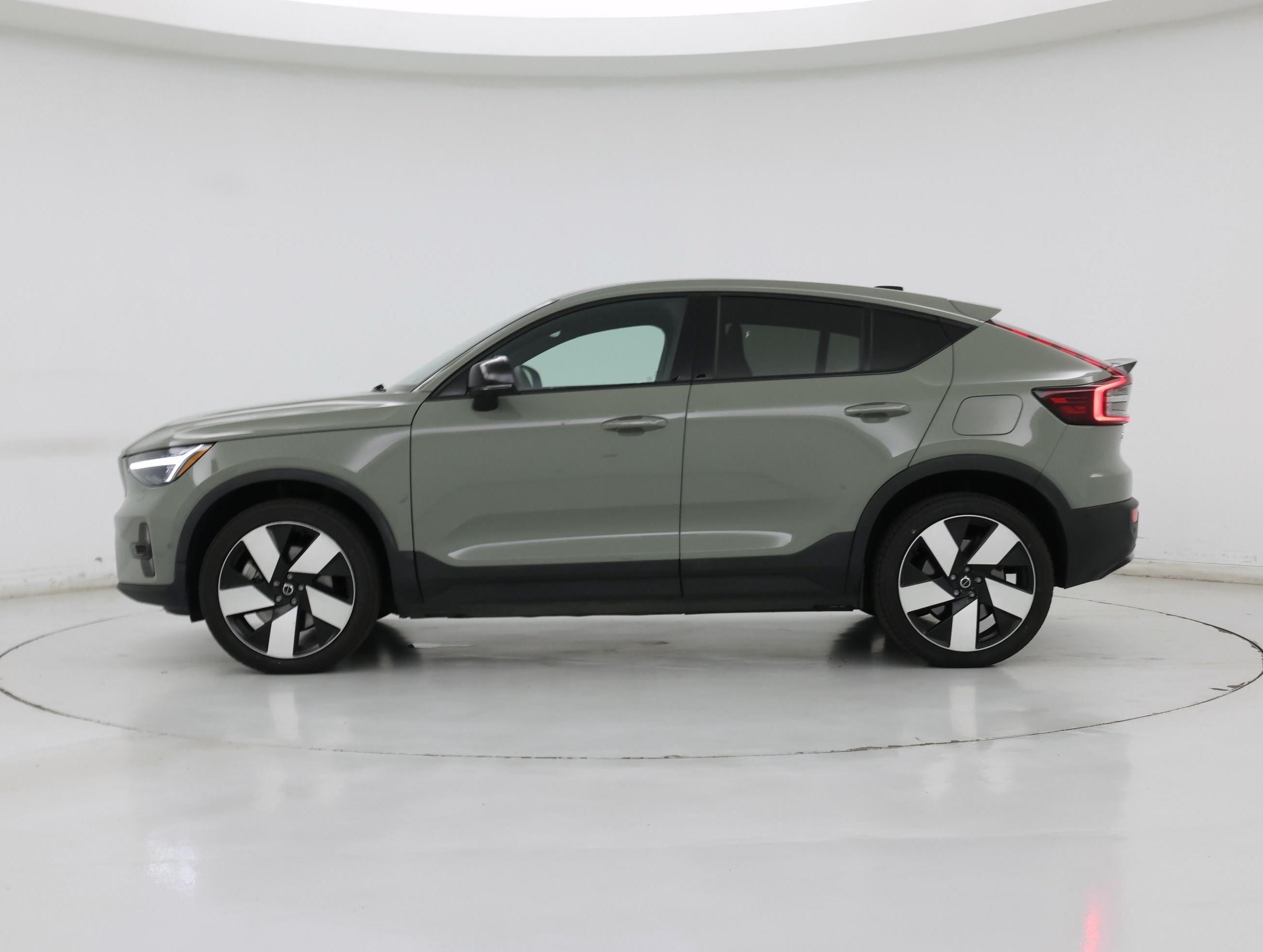 Thumbnail: 2023 Volvo C40 - 3