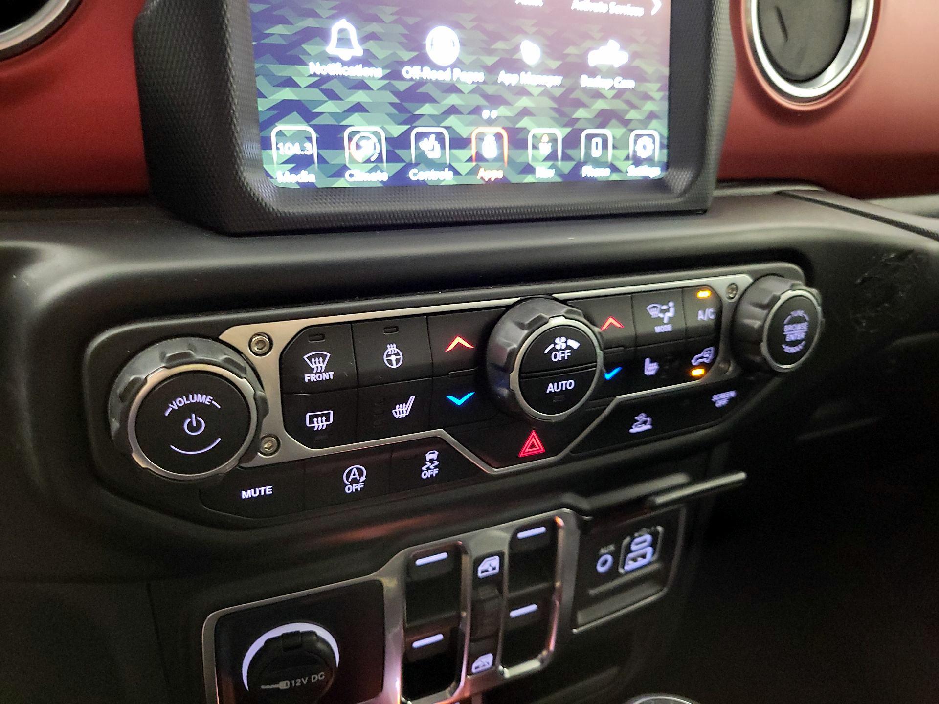 Thumbnail: 2023 Jeep Gladiator - 17