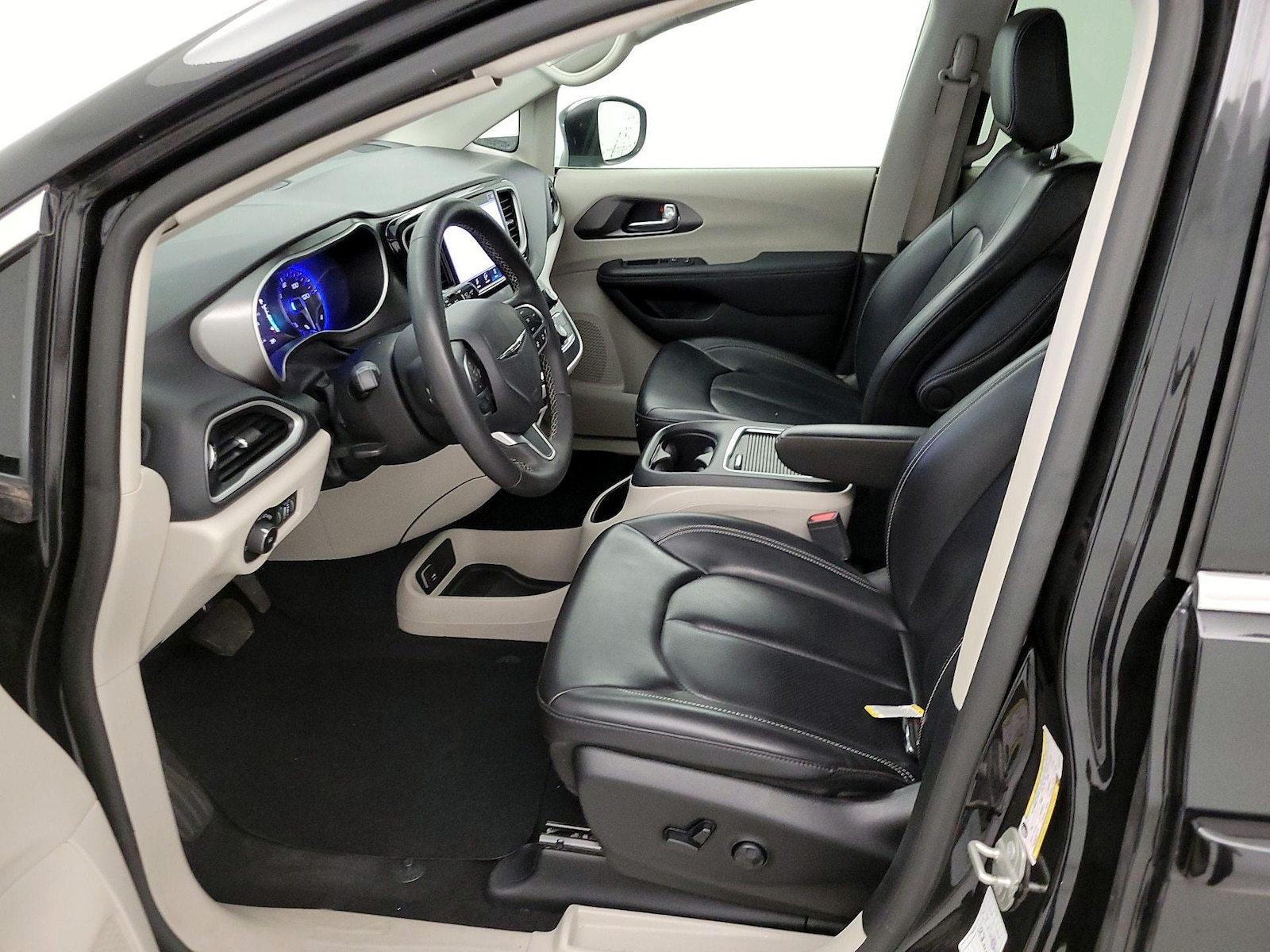 2023 Chrysler Pacifica Touring L - Photo 12