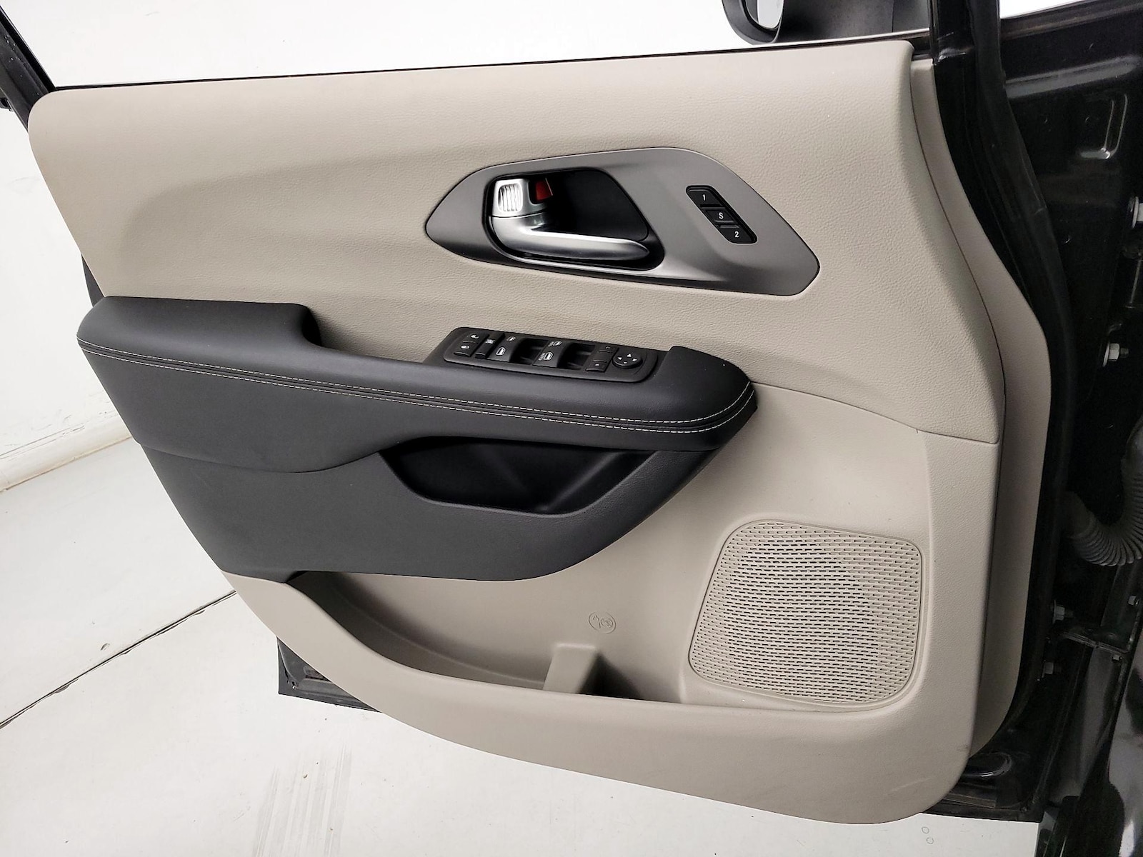 2023 Chrysler Pacifica Touring L - Photo 13