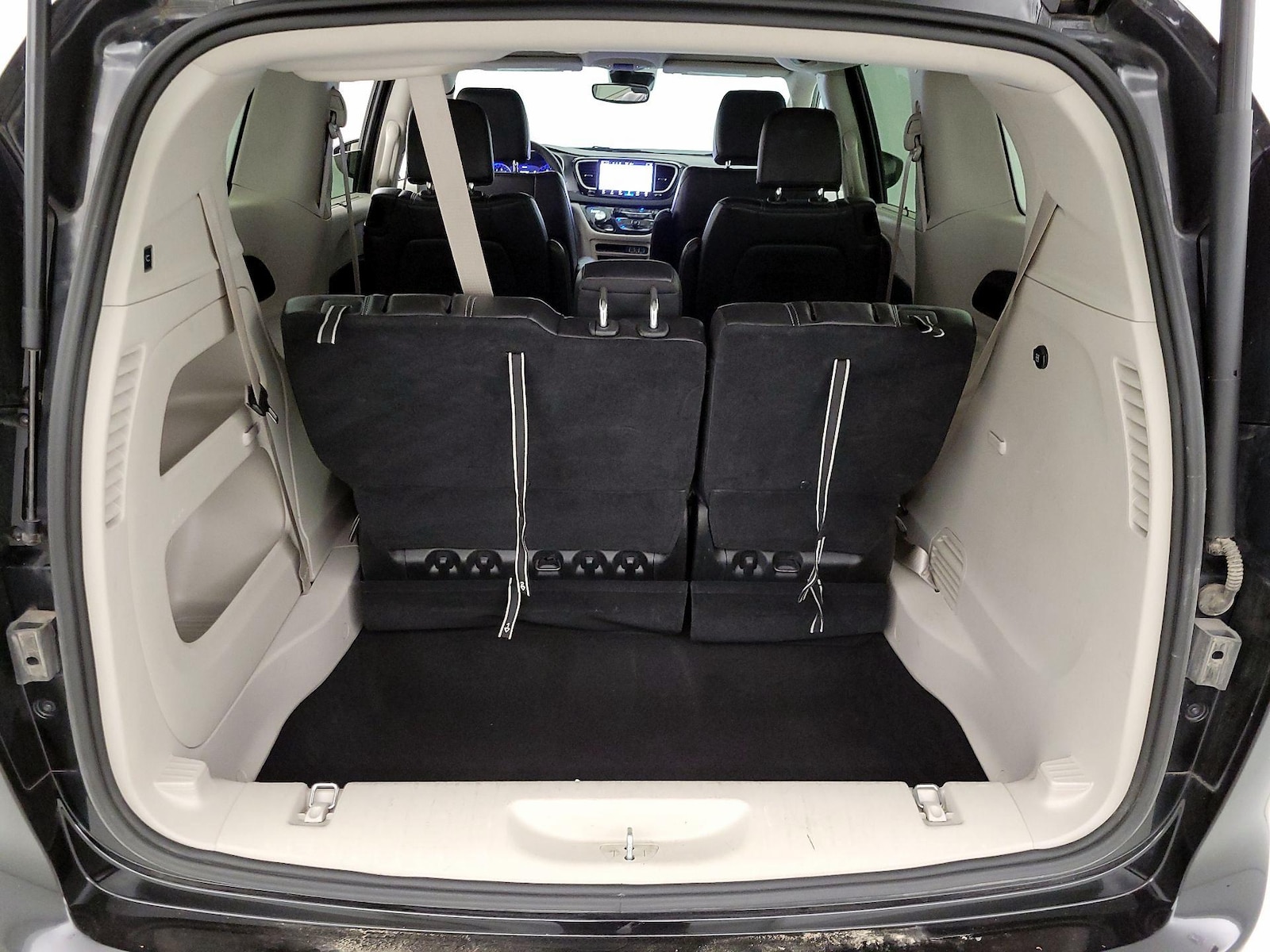 2023 Chrysler Pacifica Touring L - Photo 22