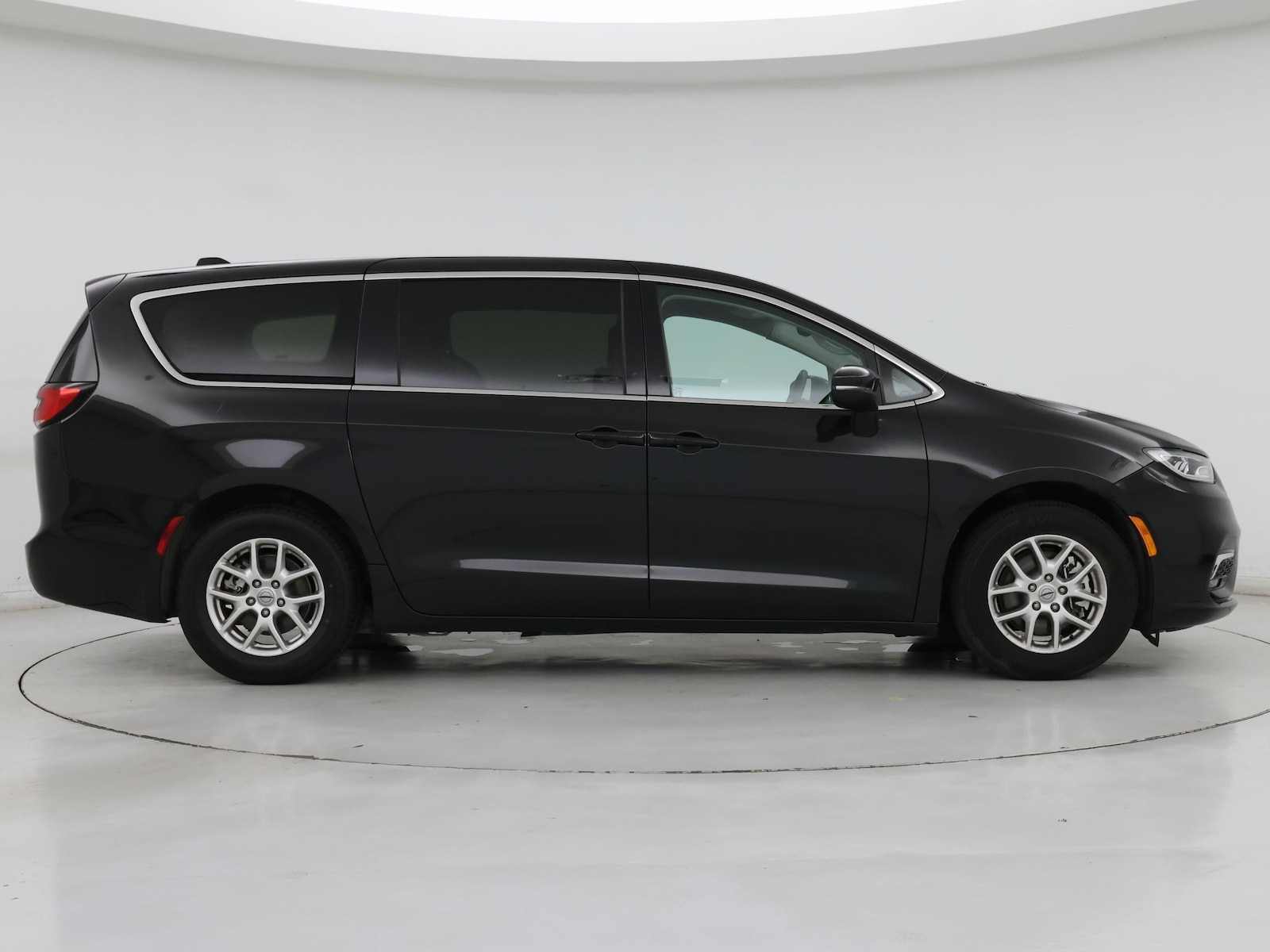 2023 Chrysler Pacifica Touring L - Photo 8