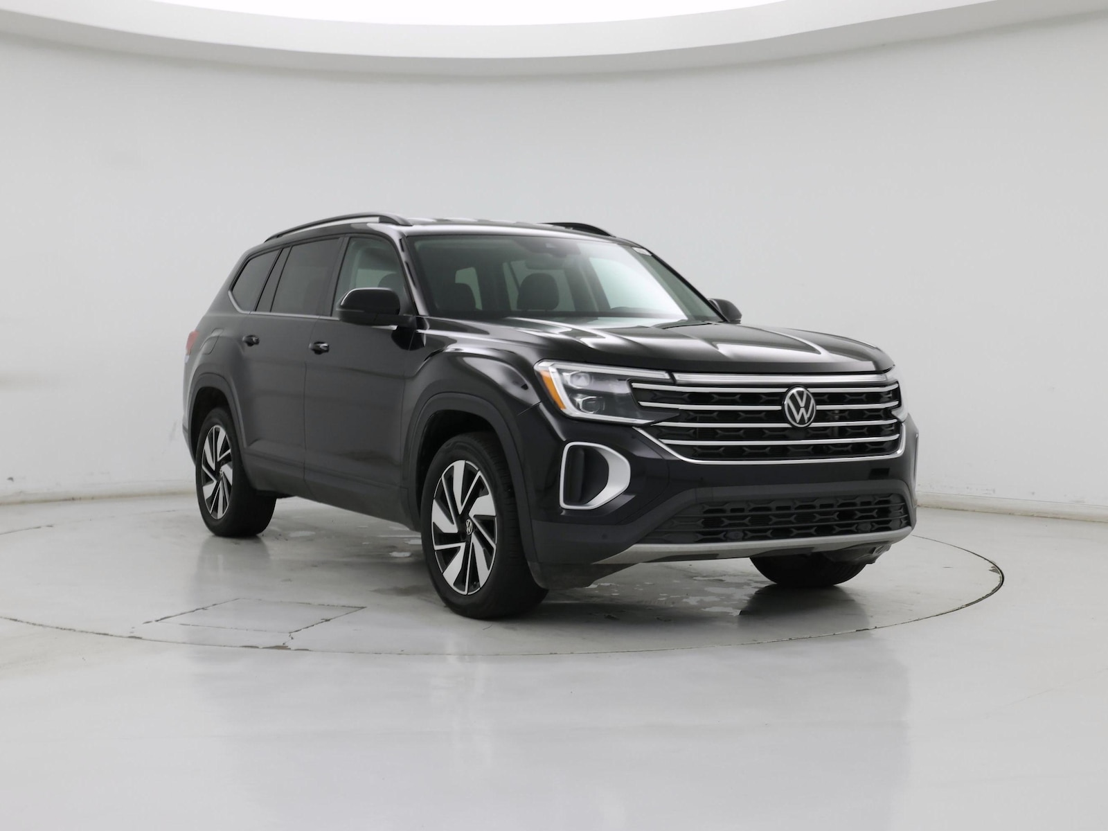 2025 Volkswagen Atlas SE w/Tech - Photo 2