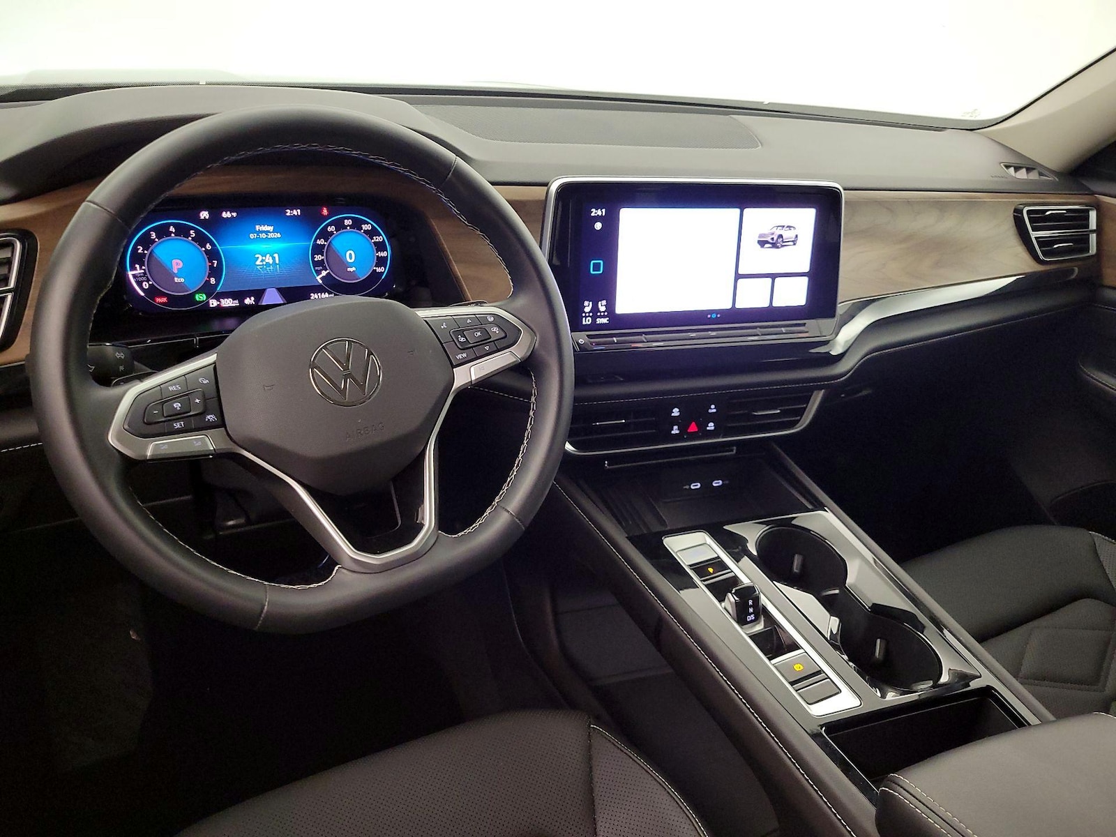 2025 Volkswagen Atlas SE w/Tech - Photo 10
