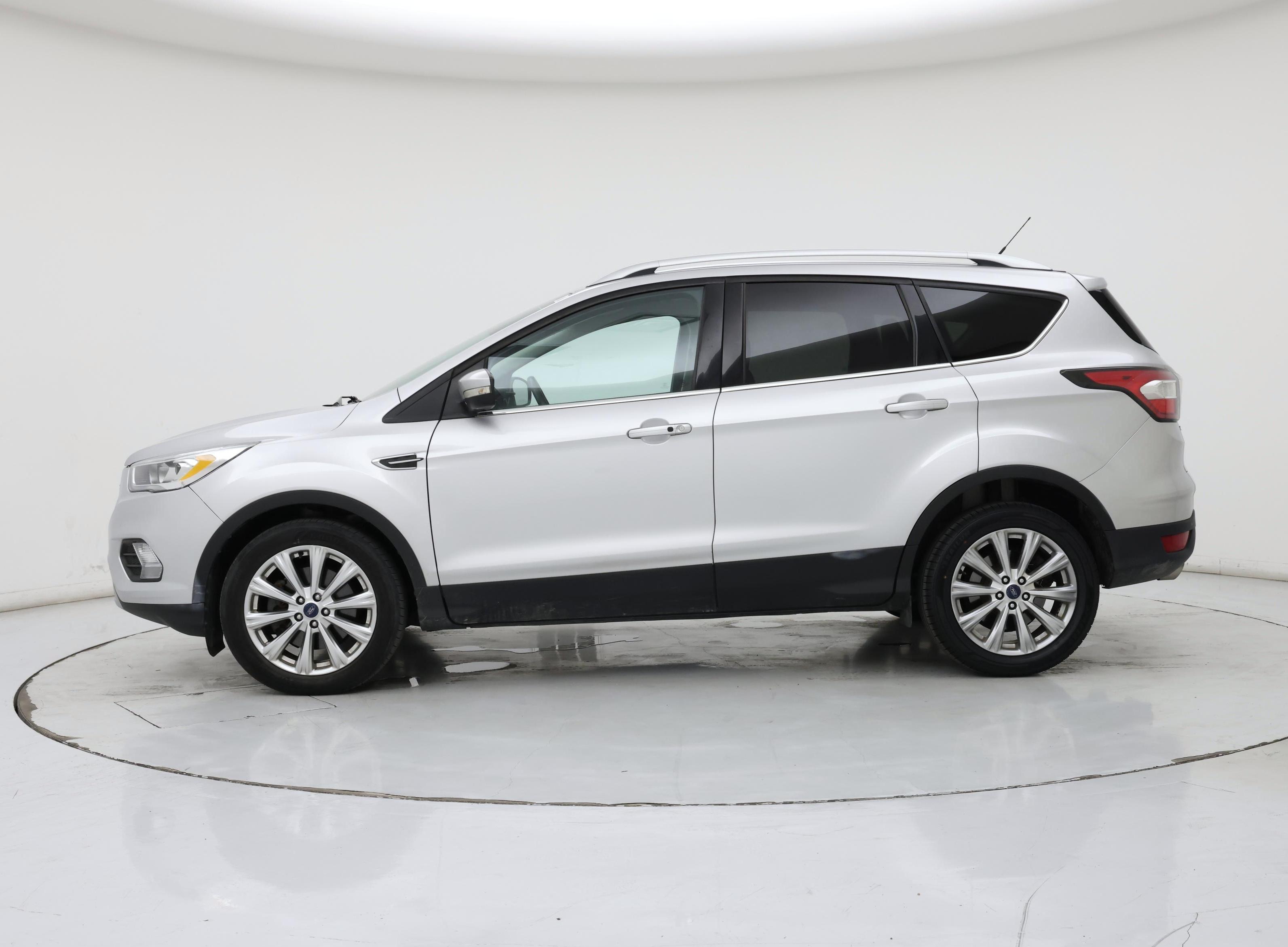 Thumbnail: 2017 Ford Escape - 3